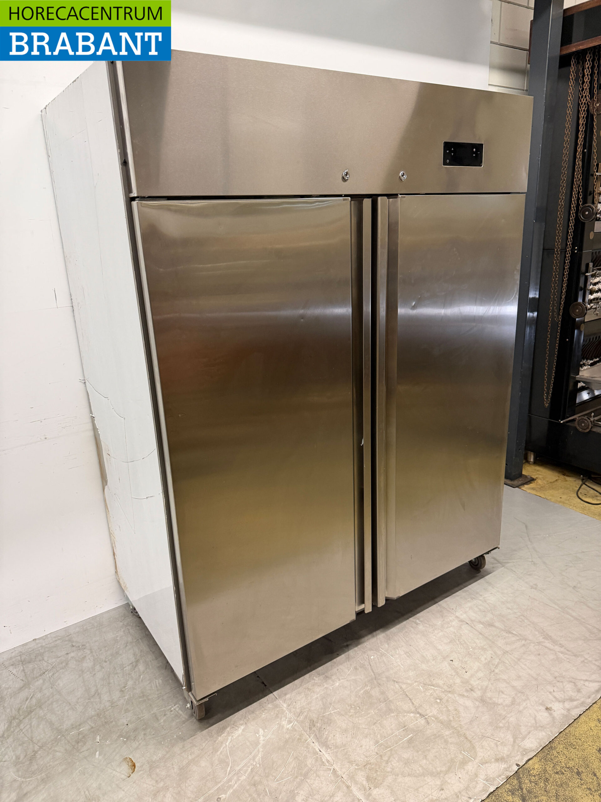 Acier inoxydable HCB Mobile Double-Door 2-Door Freezer Monoblock 1350 litres 230V Horeca – Image 3