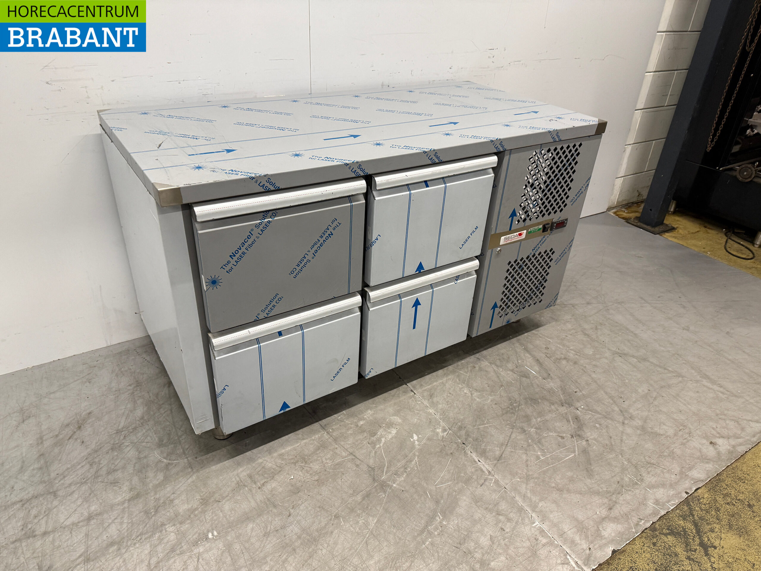 Etabli réfrigéré Tecnodom en acier inoxydable 4 tiroirs 142,5 cm 230V Horeca – Image 3