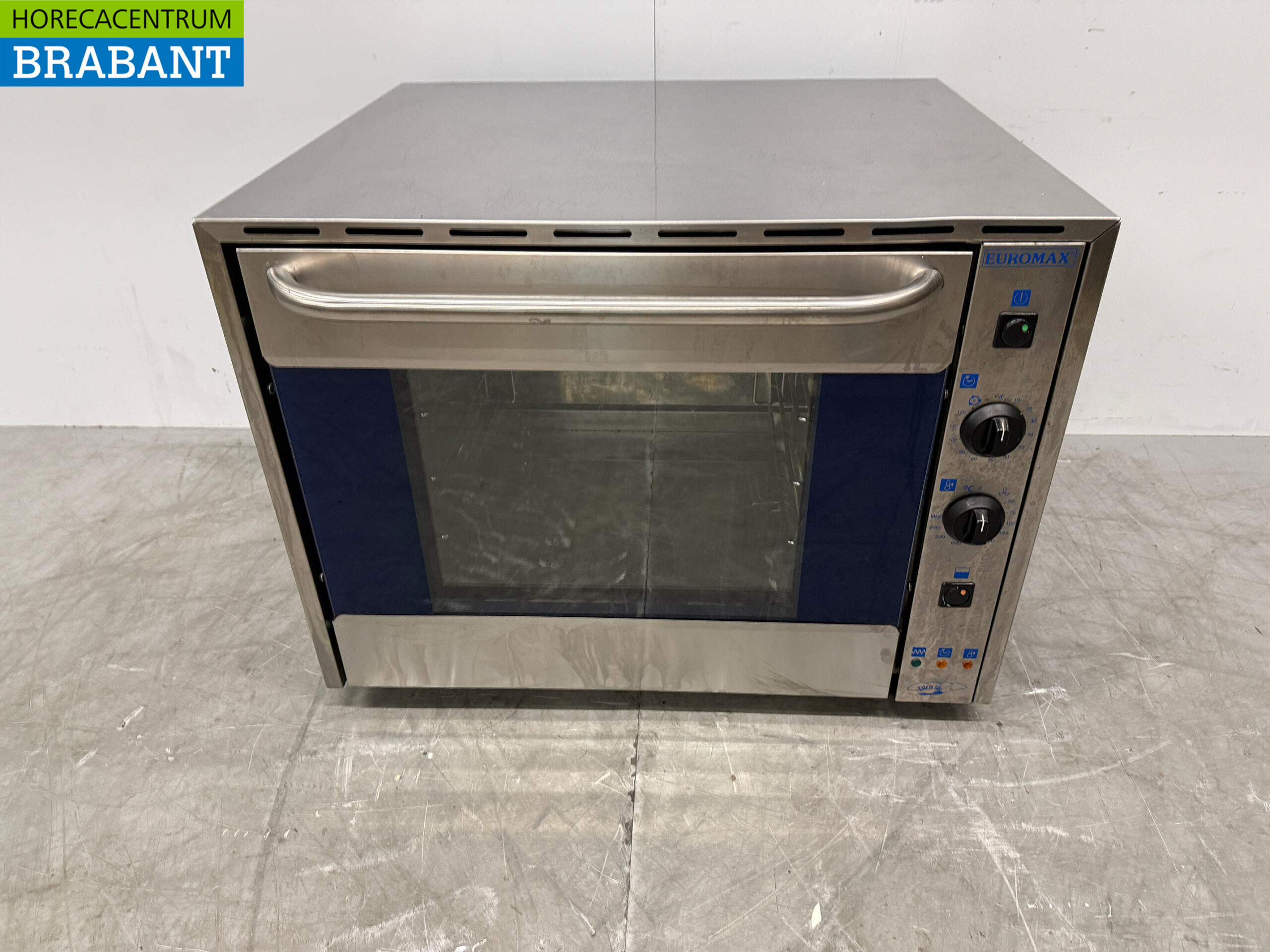 Four à air chaud Euromax en acier inoxydable avec fonction grill 4 x 44/34 cm 230V Horeca