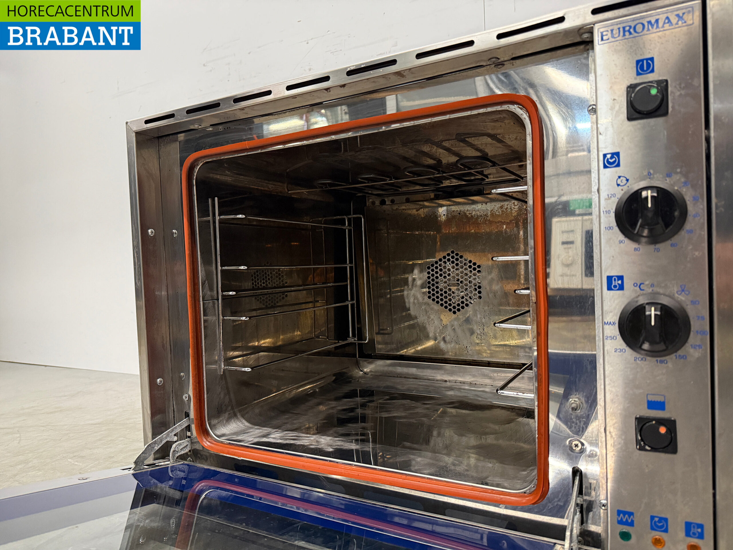 Four à air chaud Euromax en acier inoxydable avec fonction grill 4 x 44/34 cm 230V Horeca – Image 4