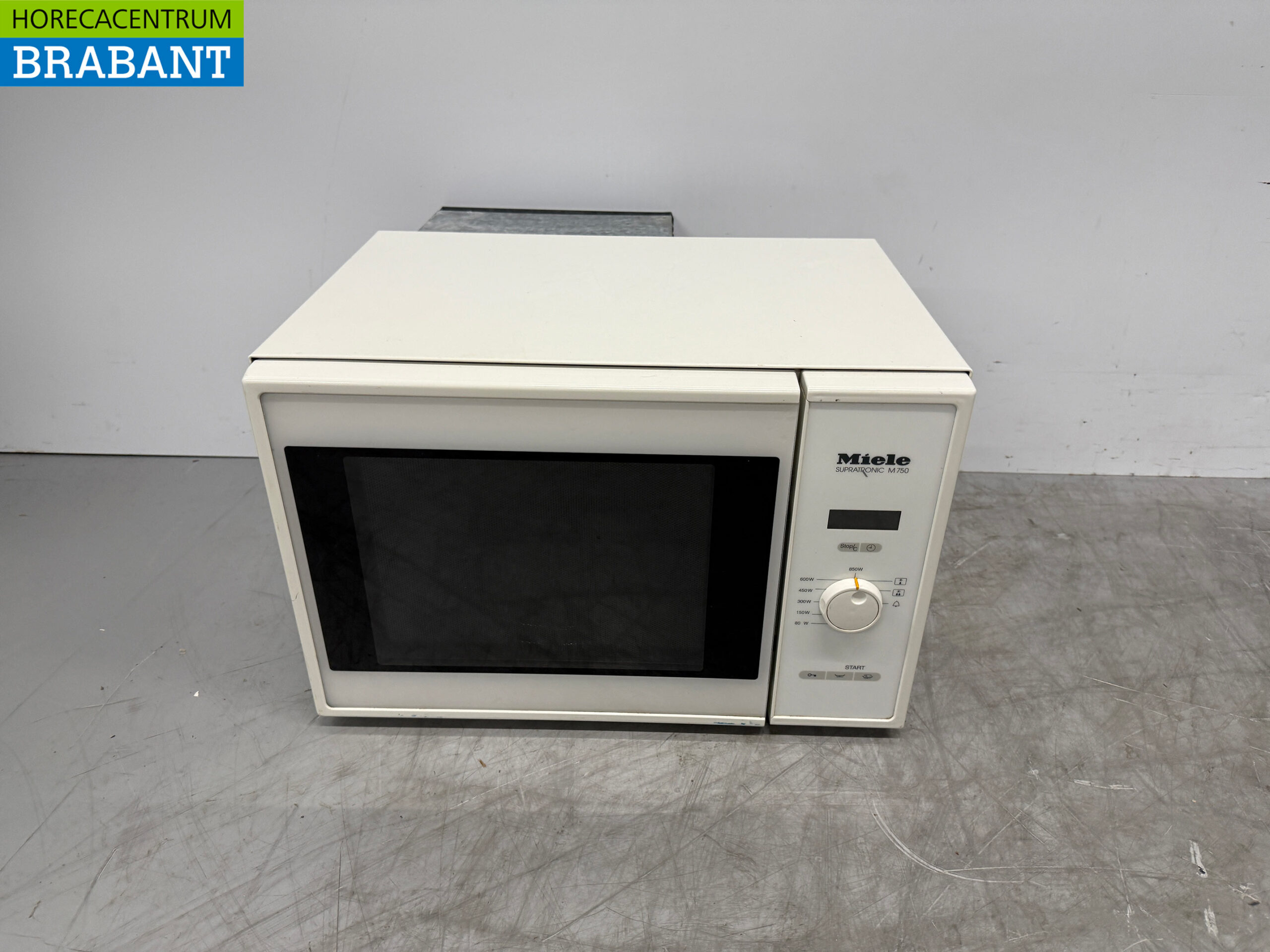 Four à micro-ondes Miele 830 watts 230V restauration