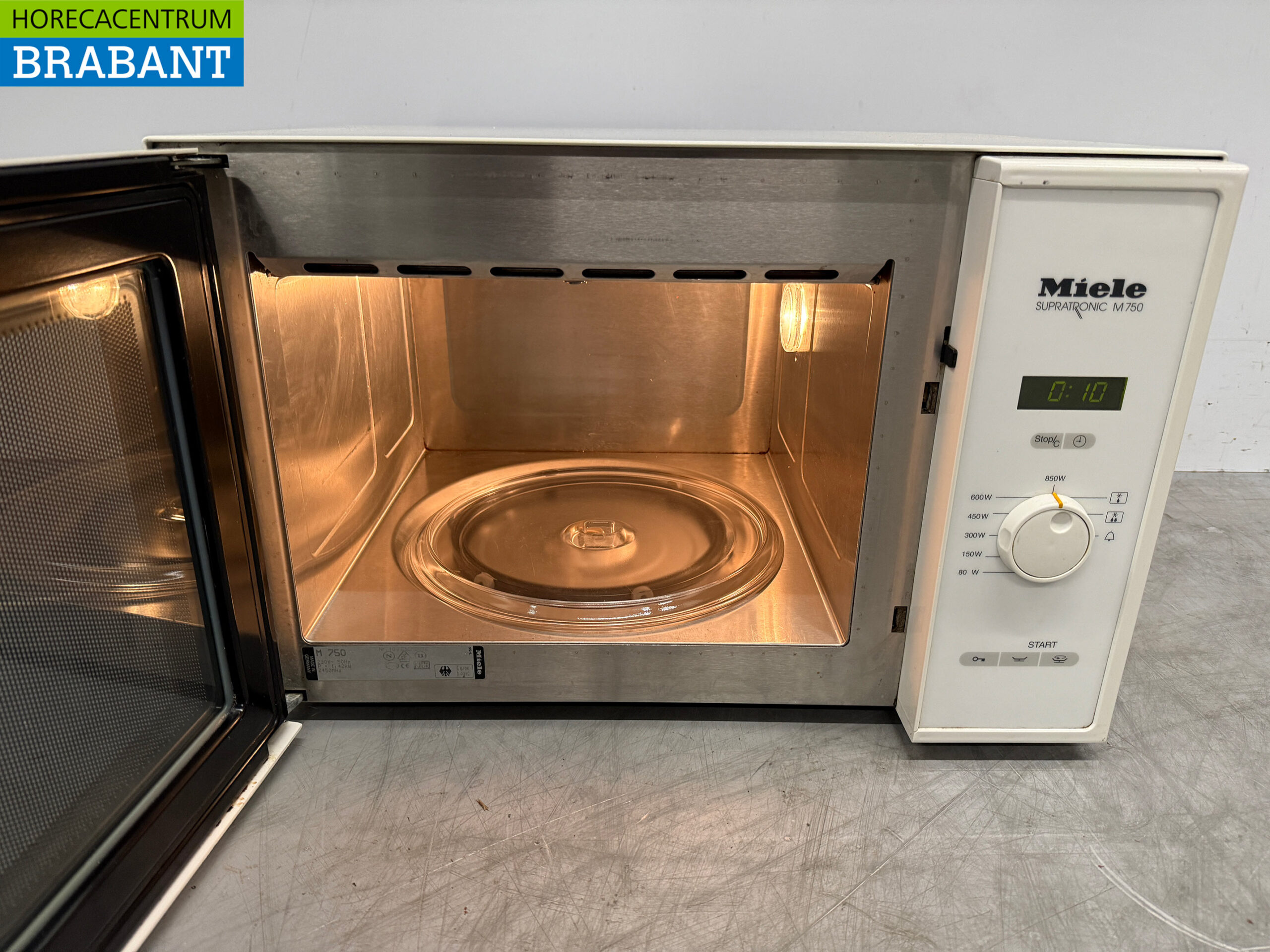 Four à micro-ondes Miele 830 watts 230V restauration – Image 5