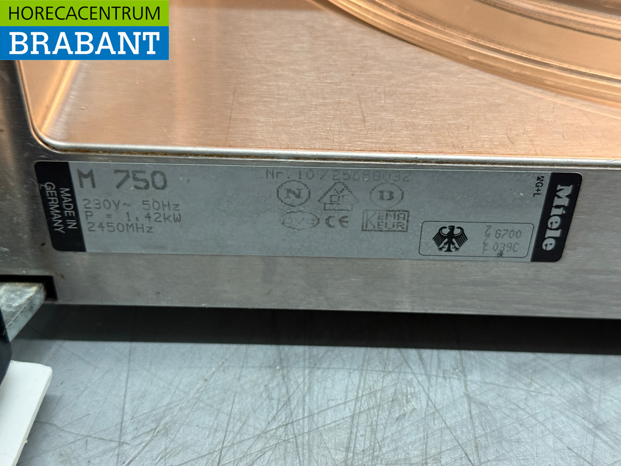 Four à micro-ondes Miele 830 watts 230V restauration – Image 6