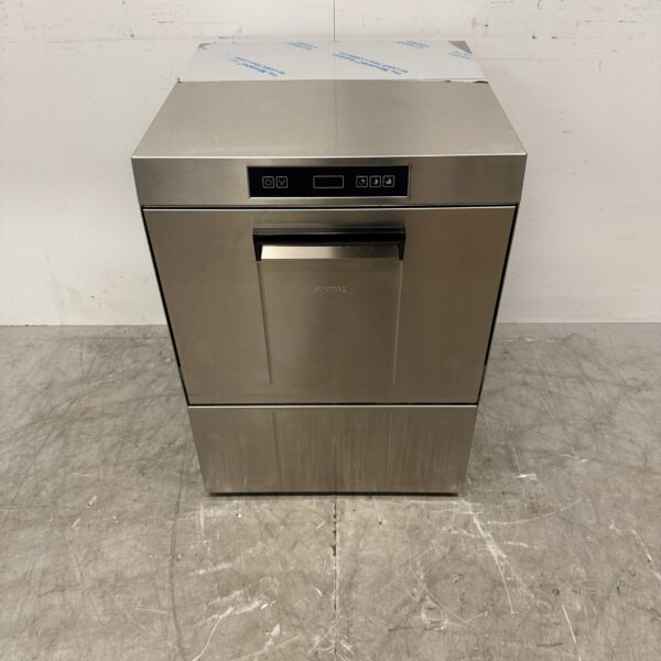 Lave-vaisselle Smeg en acier inoxydable avec pompe de vidange et pompes à savon 230V Horeca