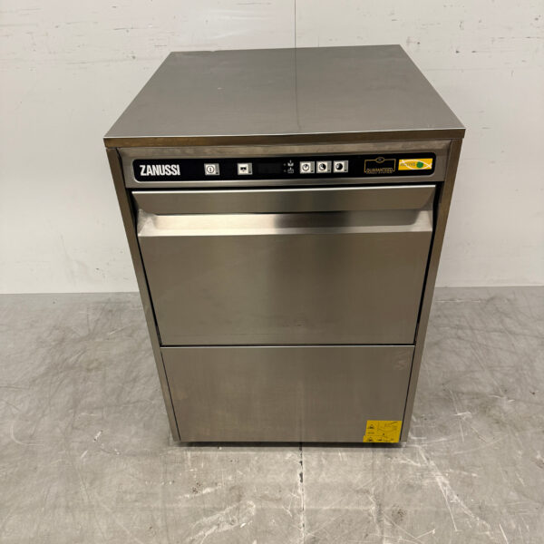 Lave-vaisselle Zanussi en acier inoxydable avec pompe de vidange 230V Horeca