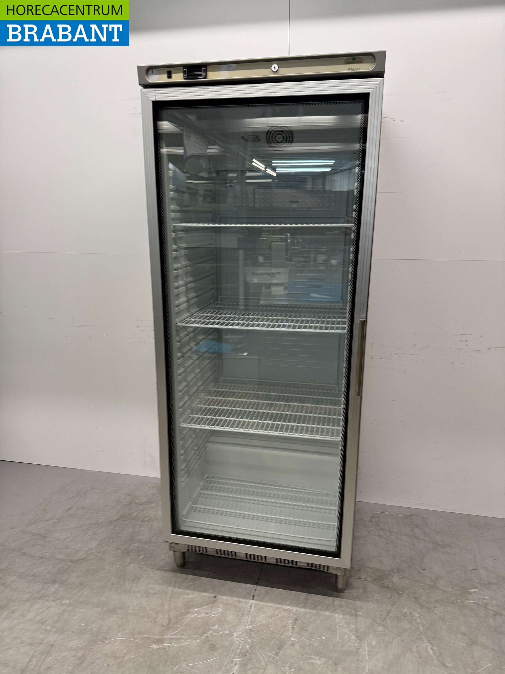 Réfrigérateur Greenland en acier inoxydable à porte vitrée 620 litres 230V Restauration