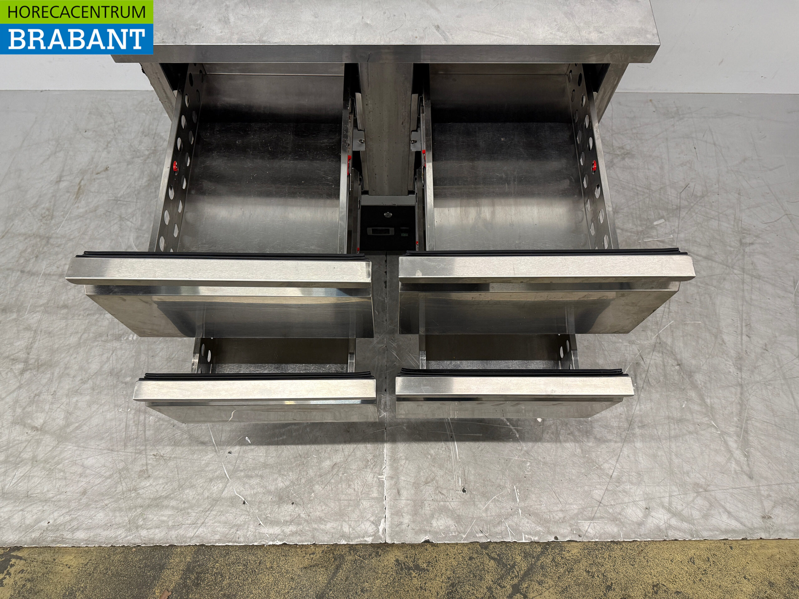 Établi réfrigéré en acier inoxydable 4 tiroirs 90 cm 230V Horeca – Image 4