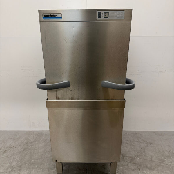 Lave-vaisselle à passage Winterhalter GS502 en acier inoxydable avec pompe de vidange et pompes à savon 400V Horeca