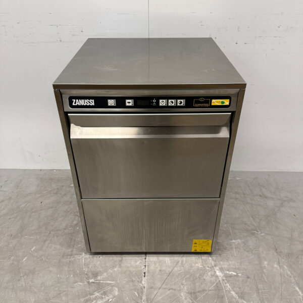 Lave-vaisselle Zanussi ZUCAI en acier inoxydable 400V Restauration