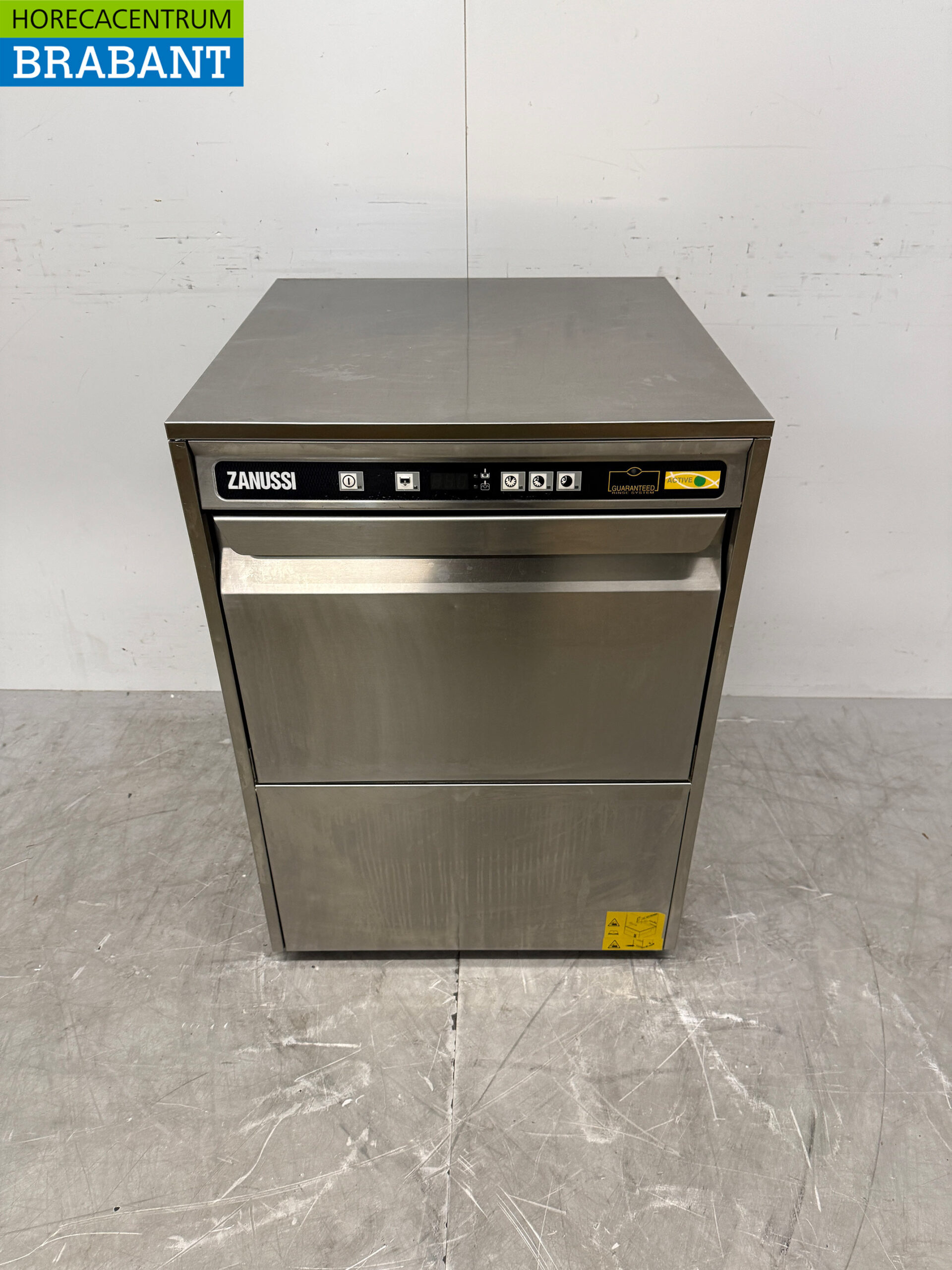 Lave-vaisselle Zanussi ZUCAI en acier inoxydable 400V Restauration