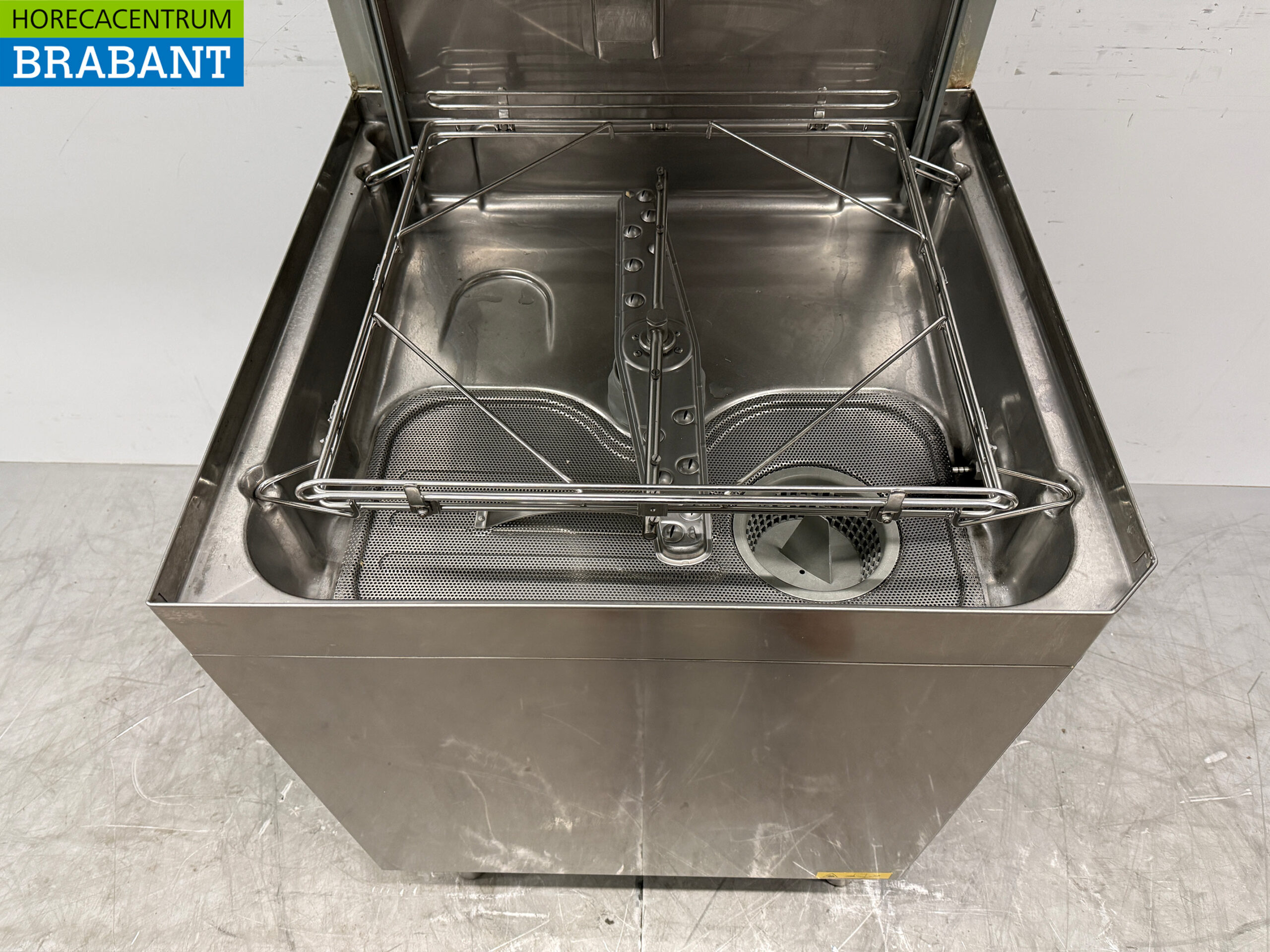 Lave-vaisselle à passage Zanussi HHT8I en acier inoxydable avec pompe de vidange 400V Horeca – Image 4