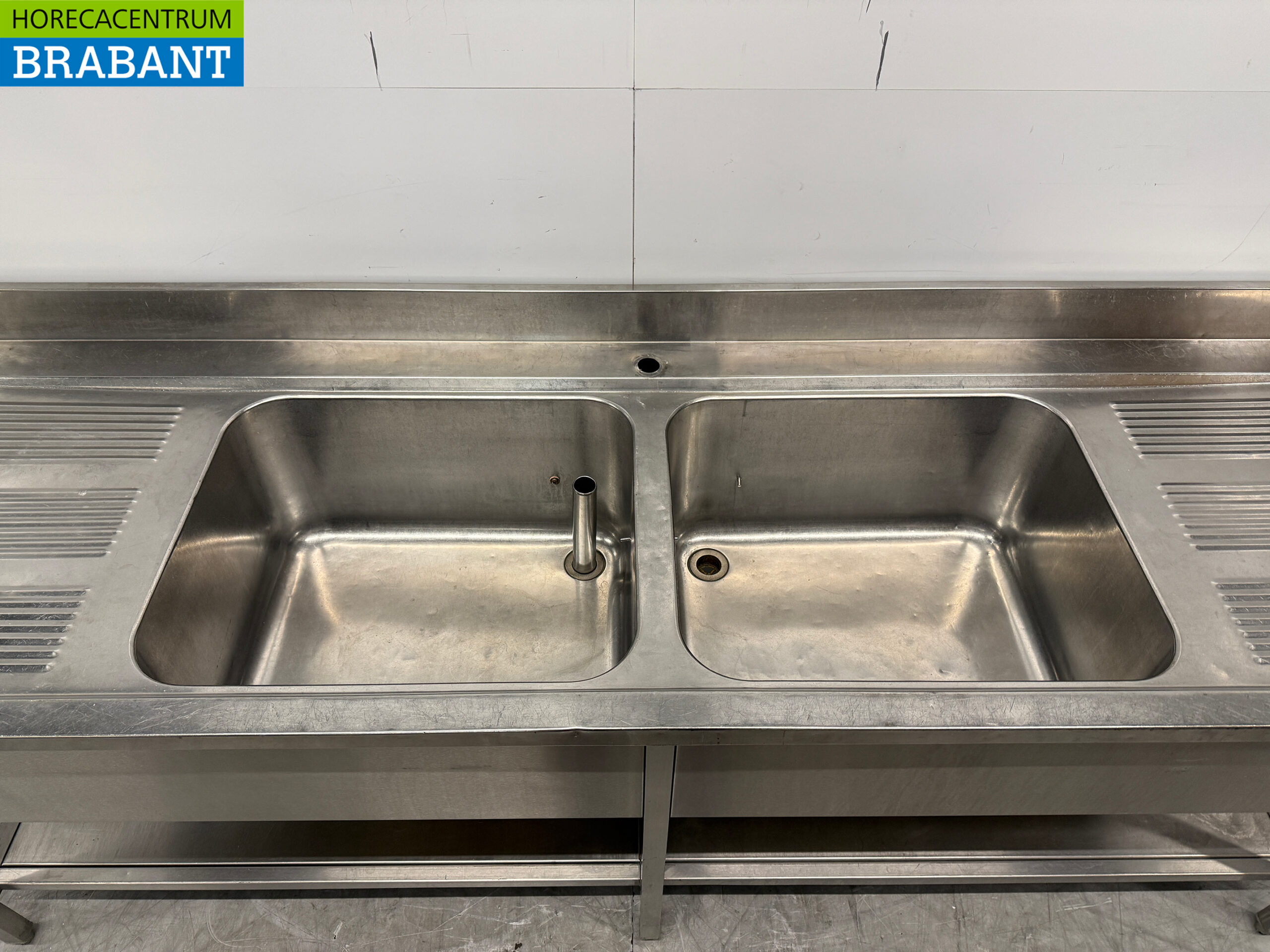 Table de rinçage en acier inoxydable Double évier avec étagère 240 x 70 x 91 cm Restauration – Image 4