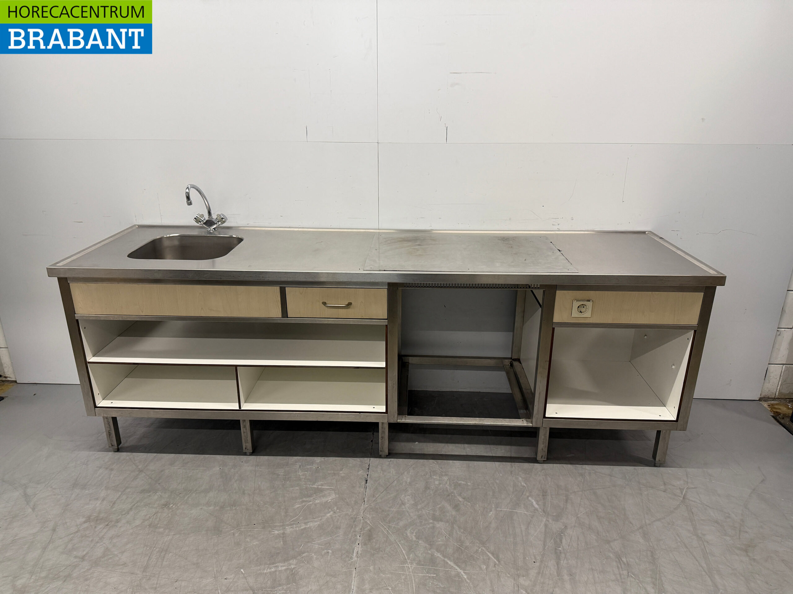 Évier en acier inoxydable avec évier et robinet 250 cm 230V Horeca