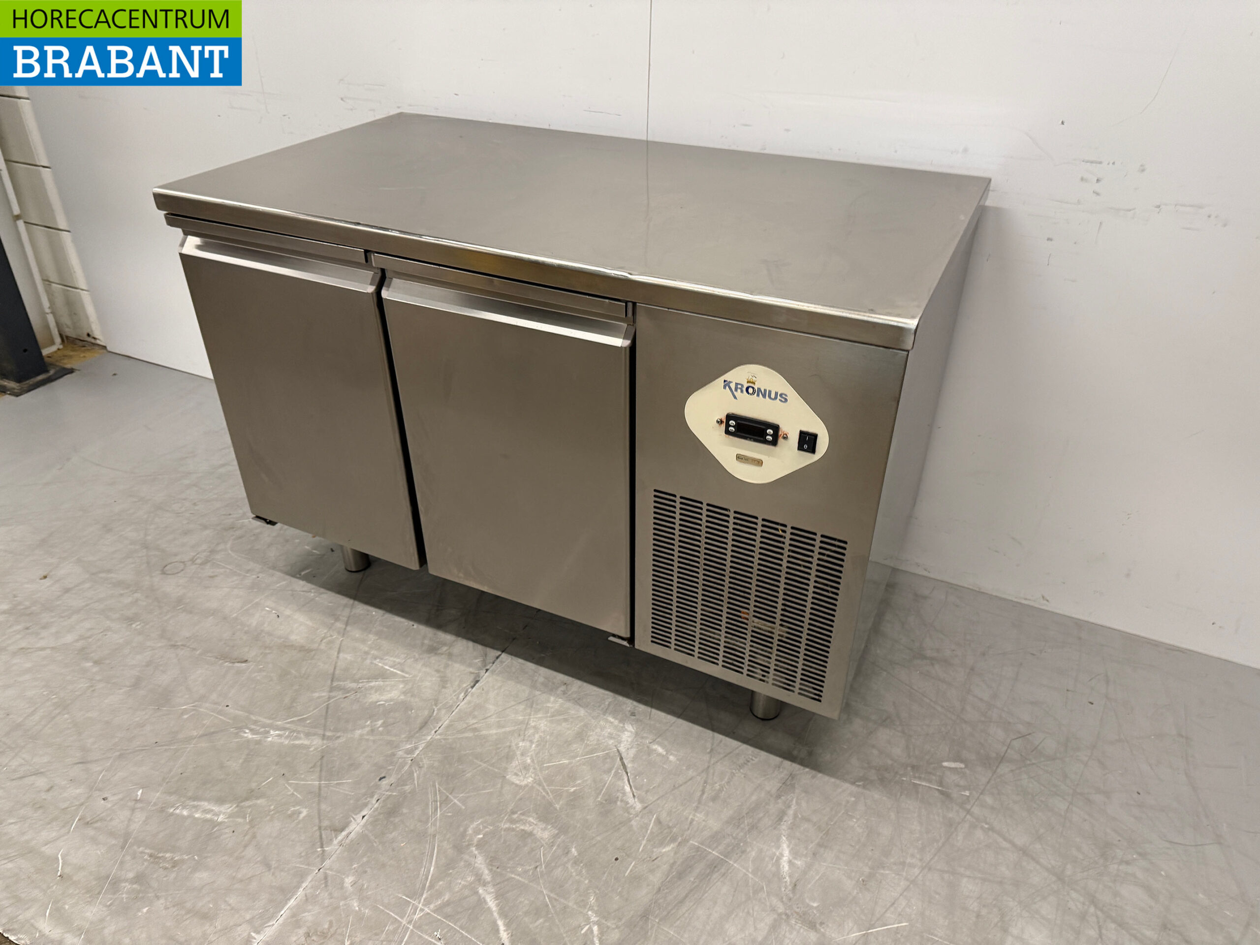 Kronus en acier inoxydable Comptoir réfrigéré 2 portes 131,5 cm 230V Horeca – Image 2