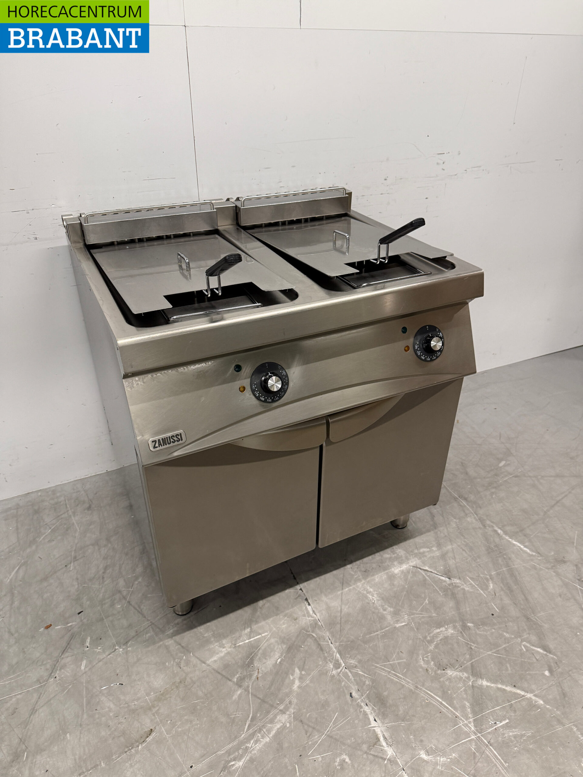 Friteuse double Zanussi en acier inoxydable 2 x 14 litres 400V Horeca – Image 3