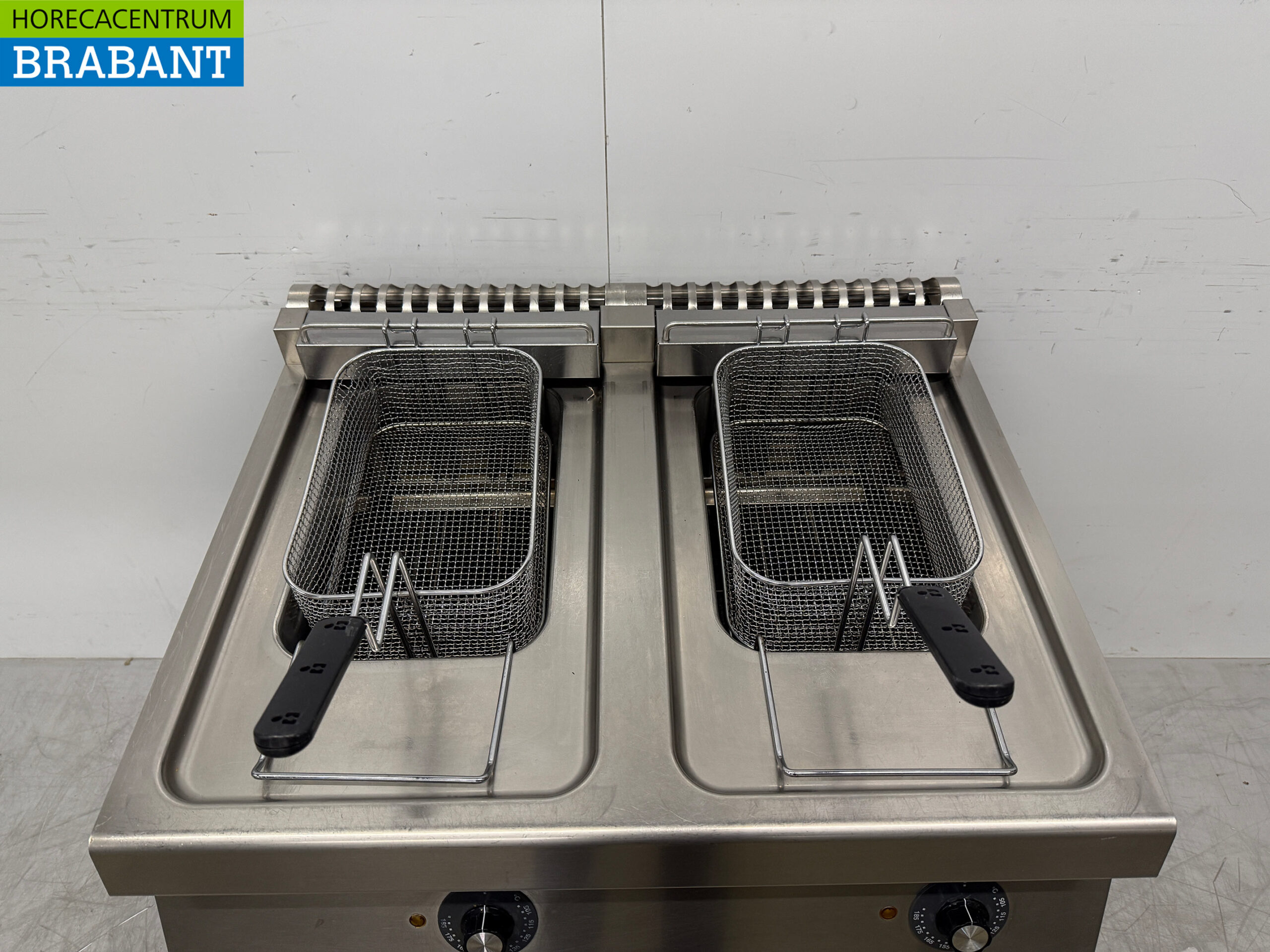 Friteuse double Zanussi en acier inoxydable 2 x 14 litres 400V Horeca – Image 4