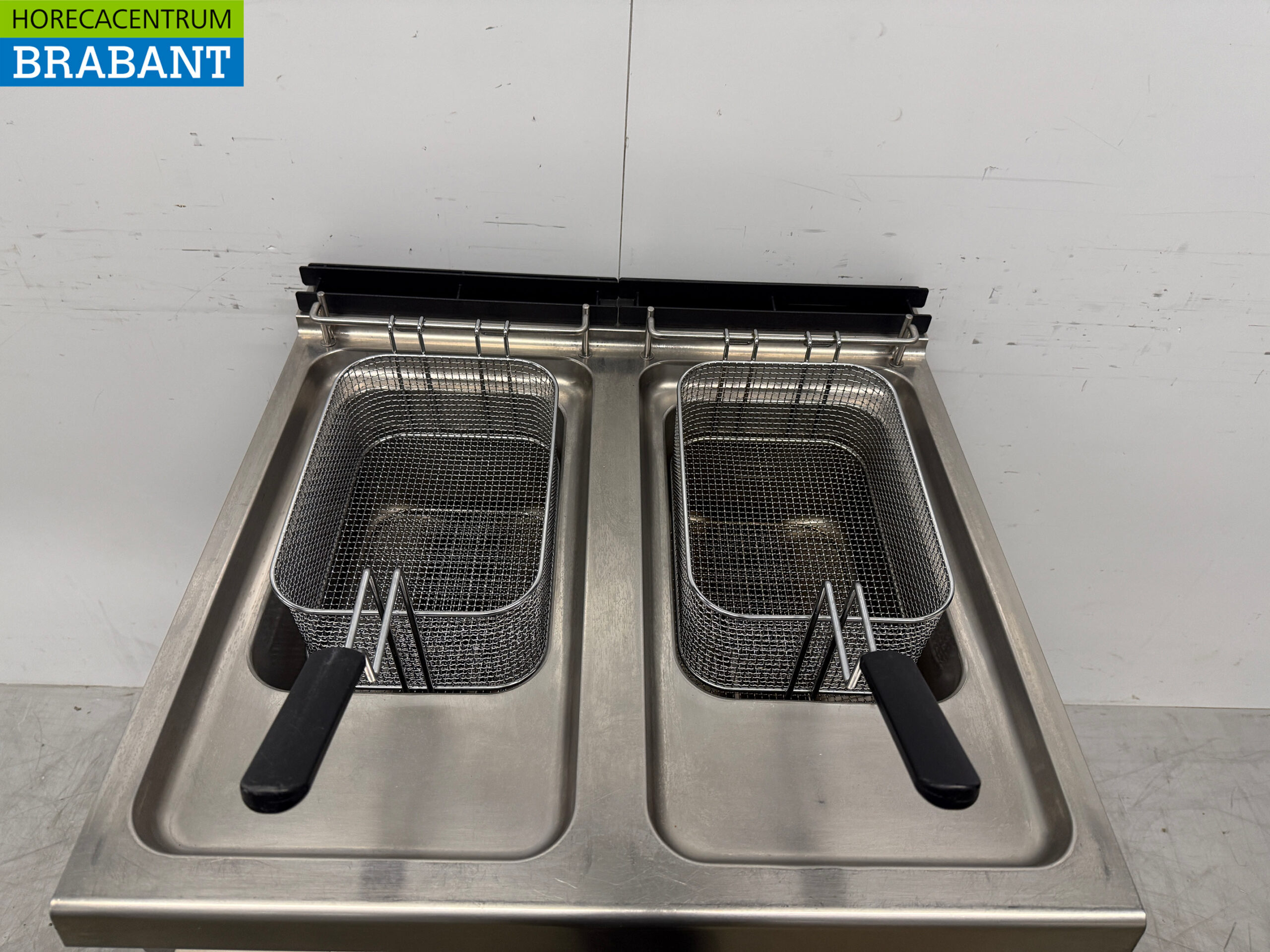 Friteuse double Zanussi en acier inoxydable 2 x 14 litres GAS Restauration – Image 4