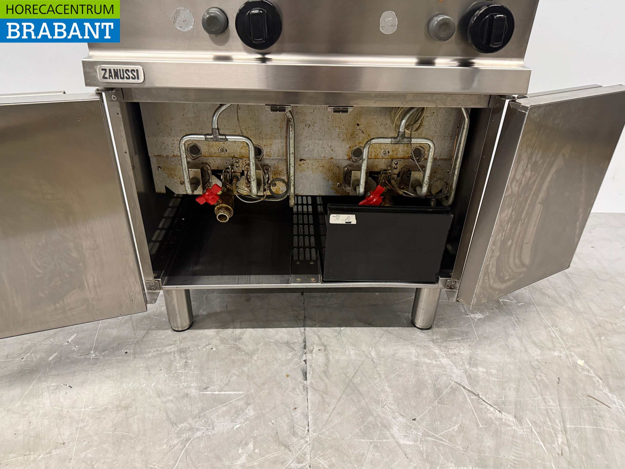 Friteuse double Zanussi en acier inoxydable 2 x 14 litres GAS Restauration – Image 5