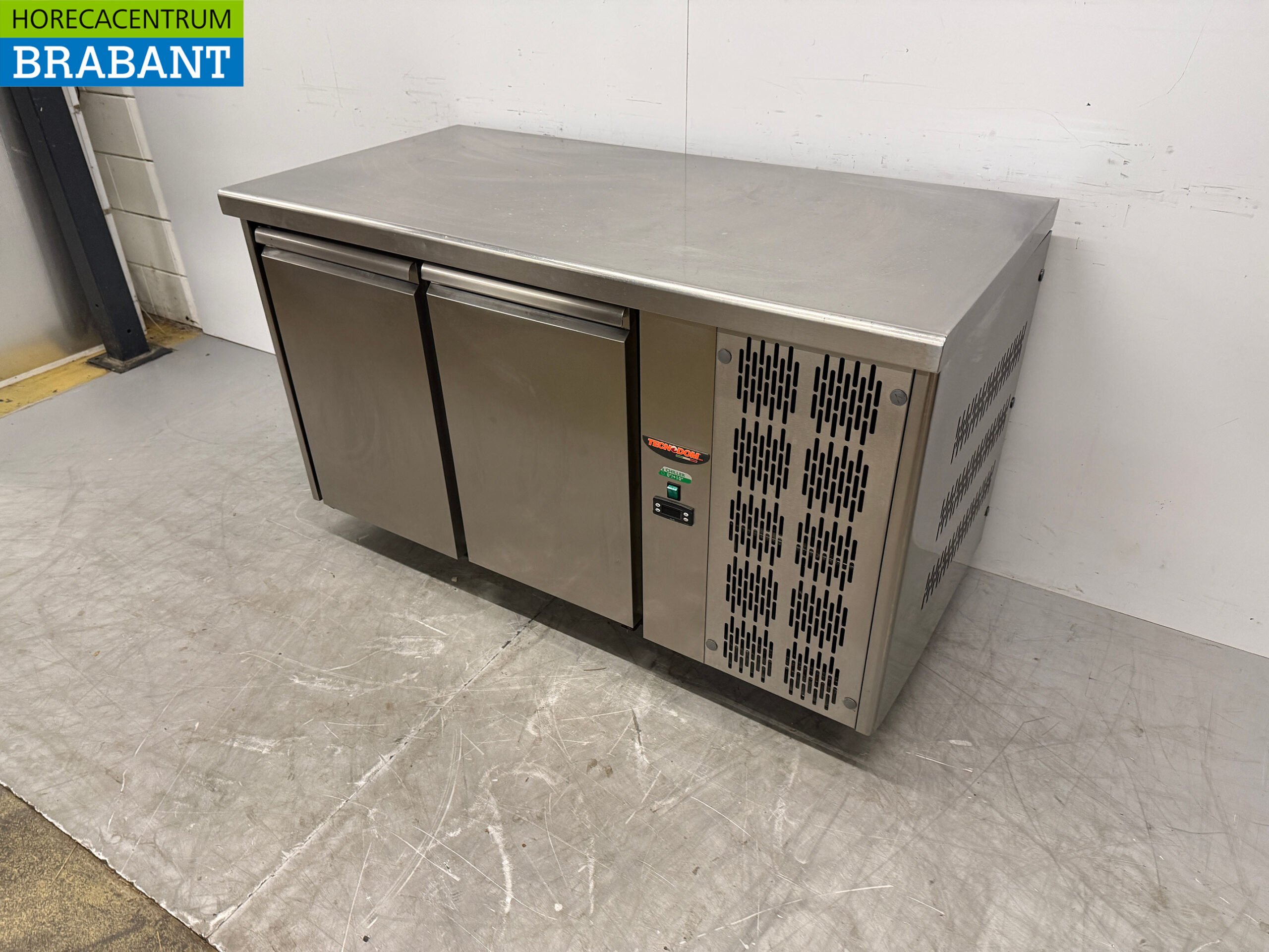 Acier inoxydable Tecnodom Comptoir réfrigéré 2 portes 142 cm 230V Horeca – Image 2