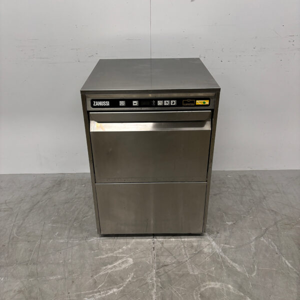 Lave-vaisselle Zanussi en acier inoxydable avec pompe de vidange 400V Horeca