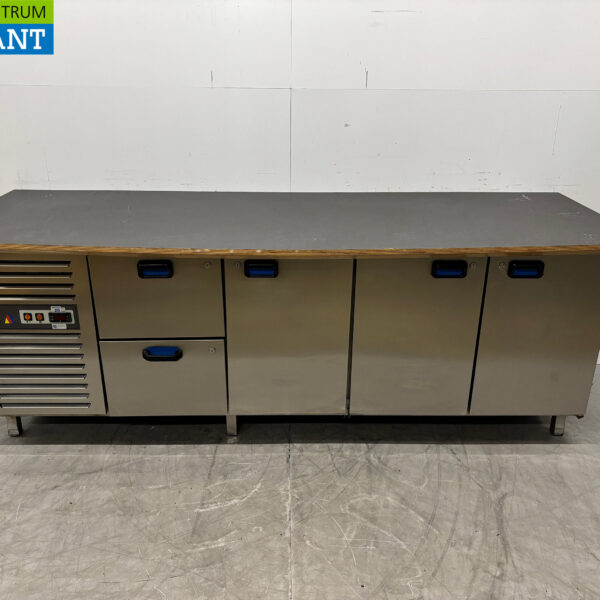 Acier inoxydable Ifo Kampri Etabli réfrigéré 3 portes et 2 tiroirs 242 cm 230V Horeca