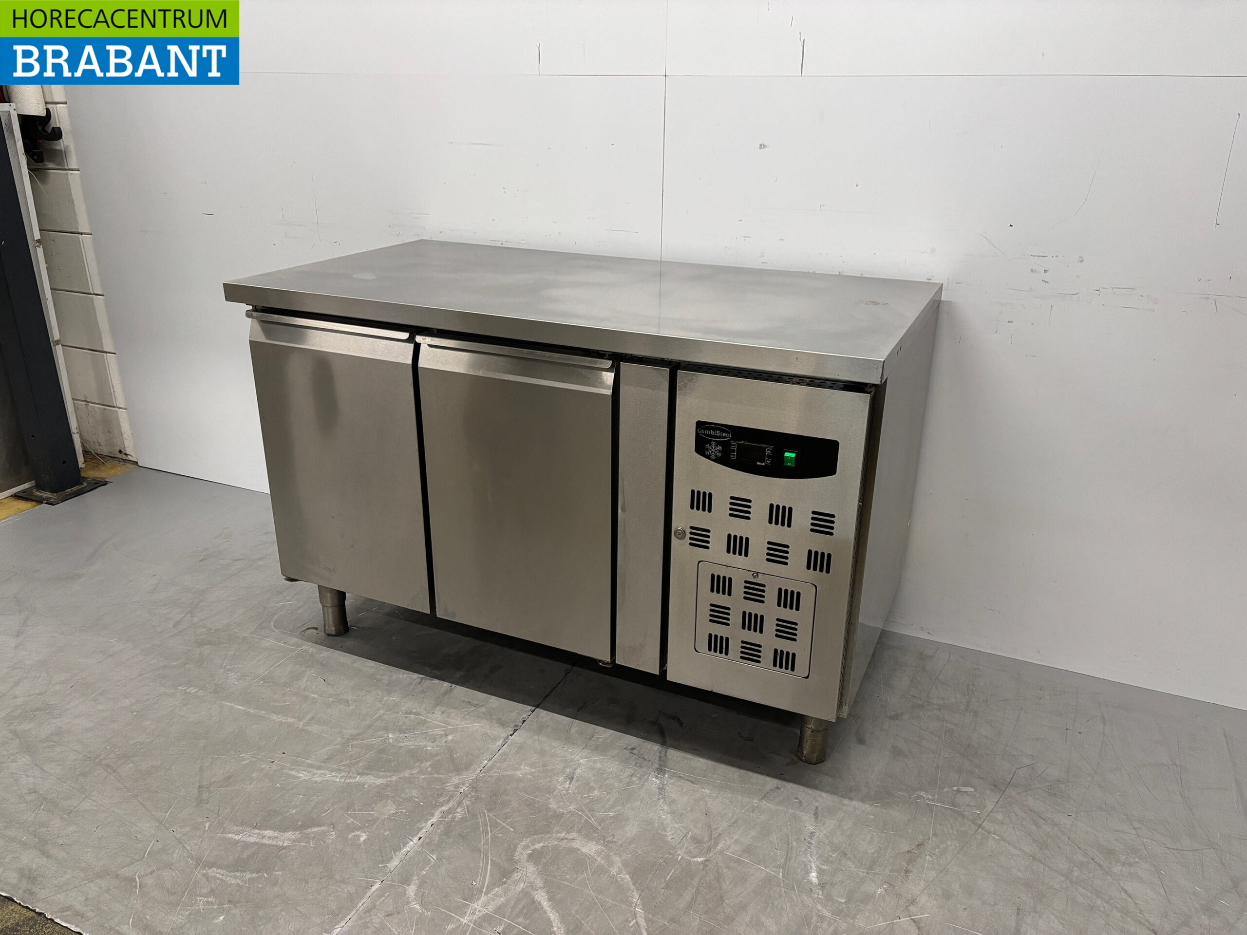 Acier inoxydable Combisteel Comptoir réfrigéré 2 portes 136 cm 230V Horeca – Image 2