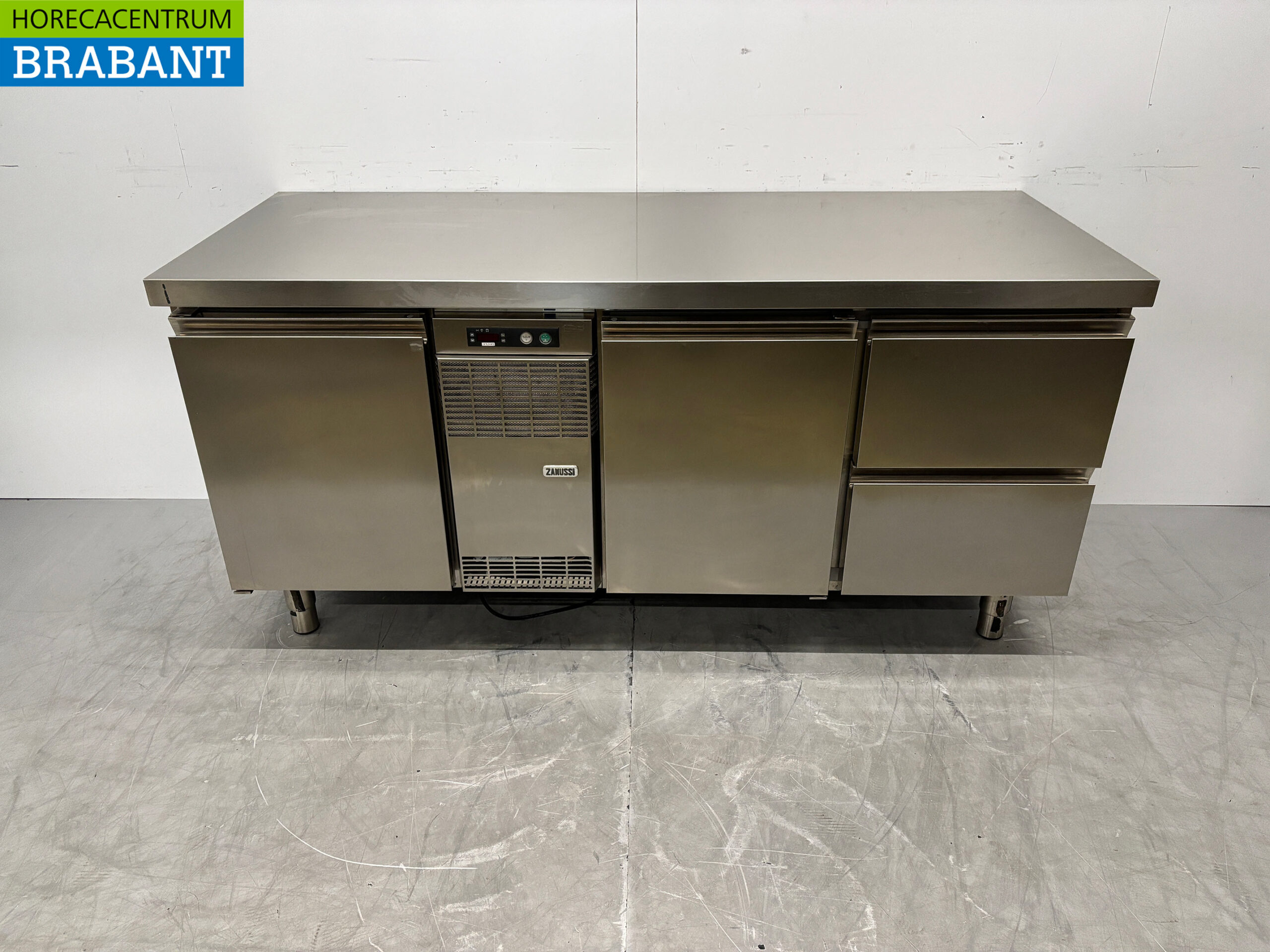 Établi réfrigéré Zanussi en acier inoxydable 2 portes 2 tiroirs 176 cm 230V Horeca