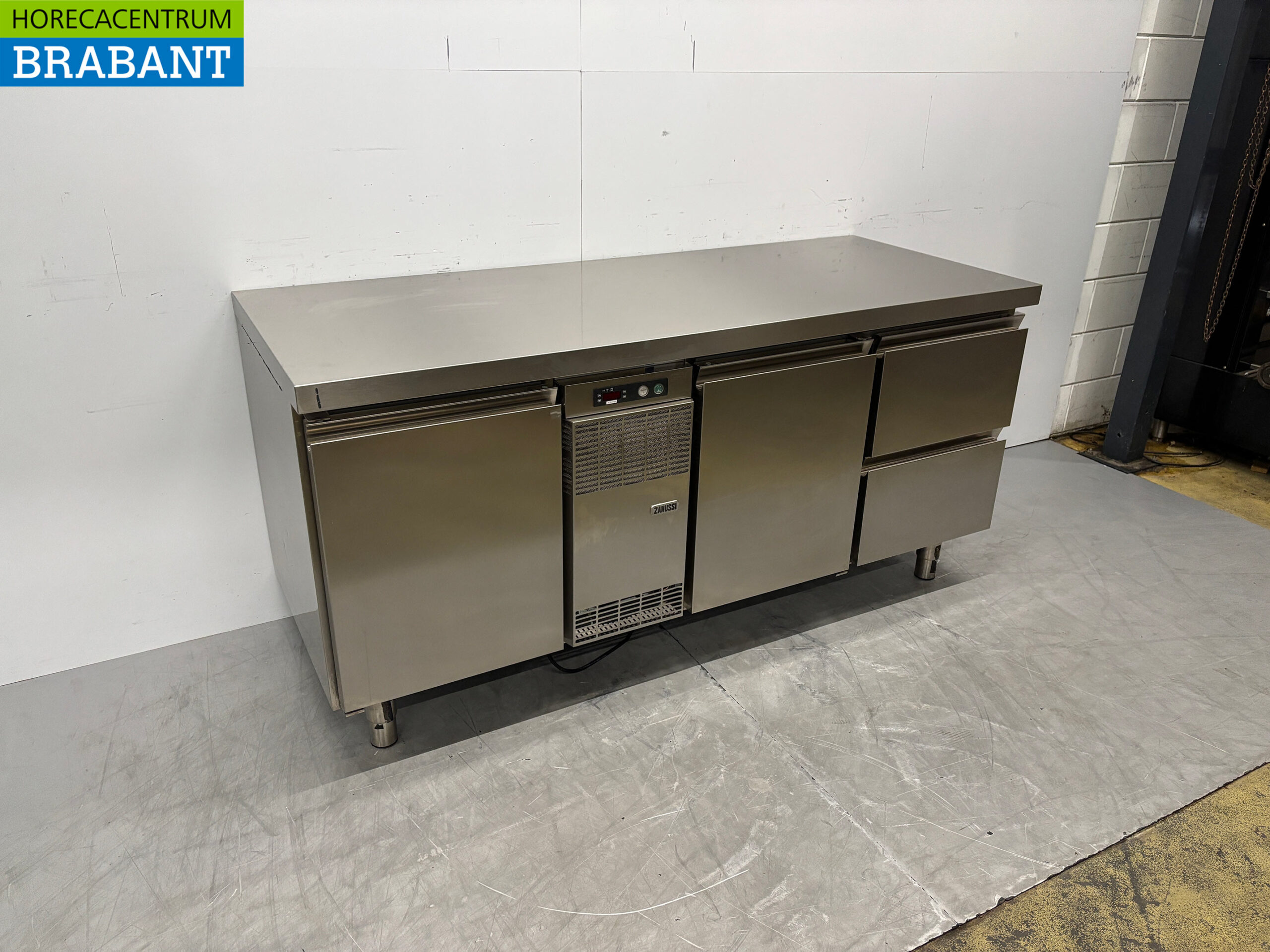 Établi réfrigéré Zanussi en acier inoxydable 2 portes 2 tiroirs 176 cm 230V Horeca – Image 3