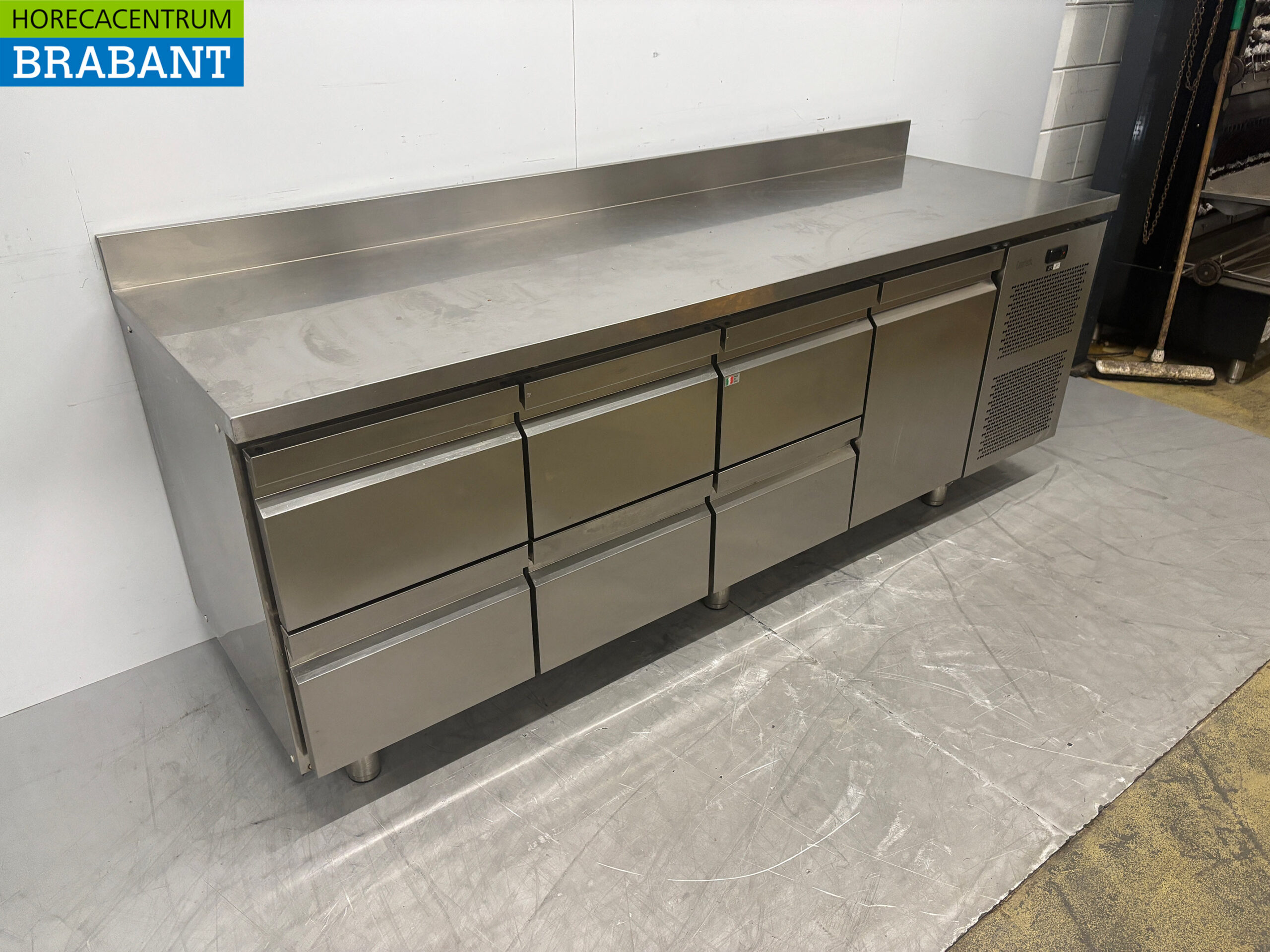 Réfrigérateur Desco en acier inoxydable 6 tiroirs 1 porte 225 cm 230V Horeca – Image 3