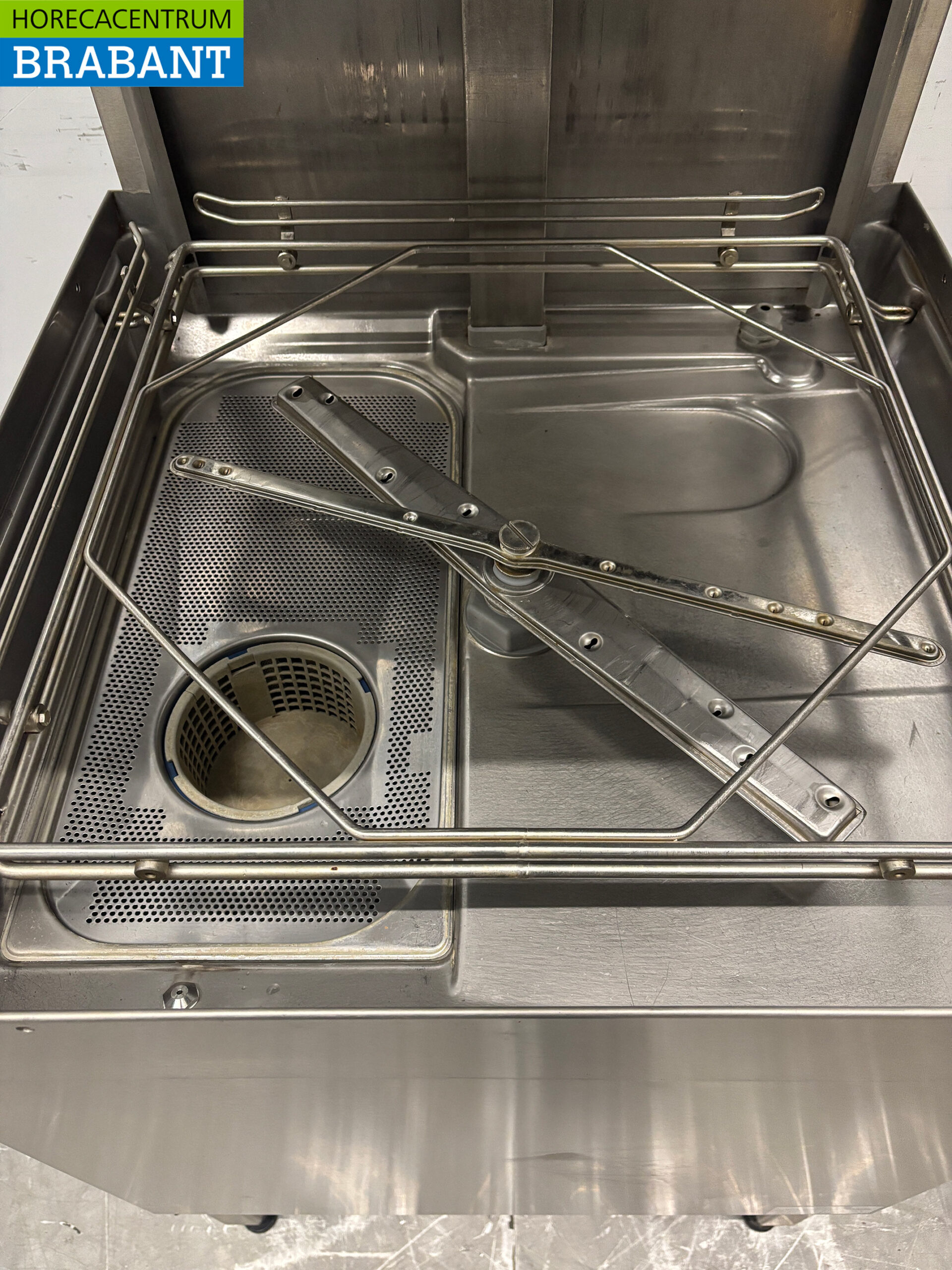 Lave-vaisselle à passage Hobart AMX-10 en acier inoxydable avec pompe de vidange 400V Horeca – Image 5