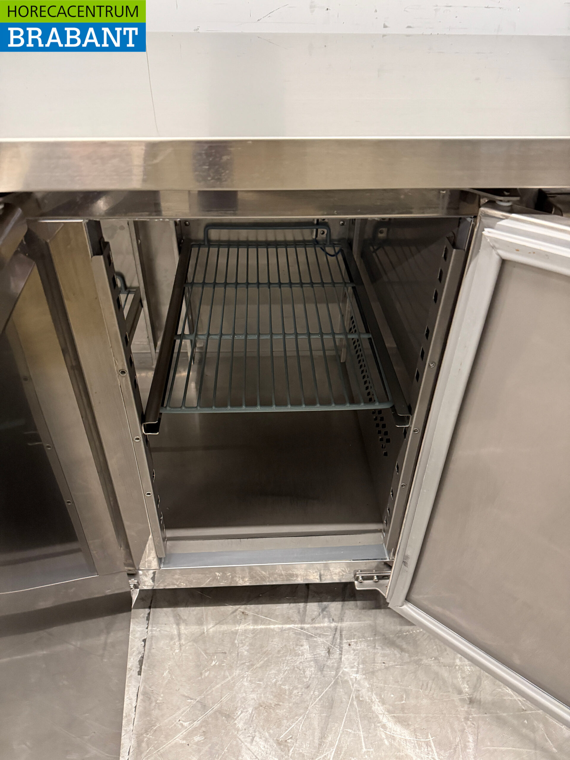 Établi réfrigéré Ecofrost en acier inoxydable 3 portes 179,5 cm 230V Horeca – Image 5