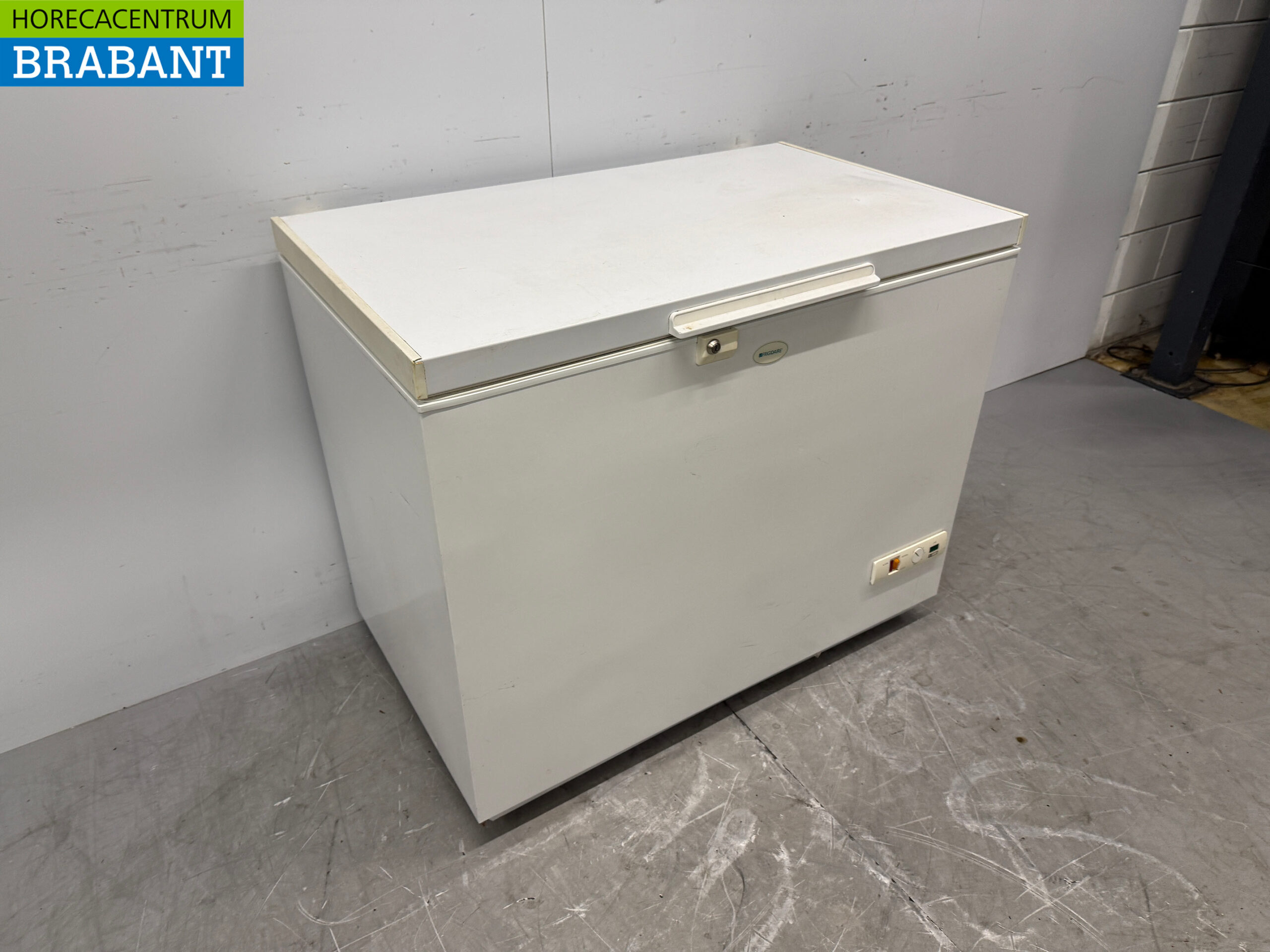 Frigidaire Freezer Congélateur coffre 193 litres 230V Horeca – Image 3