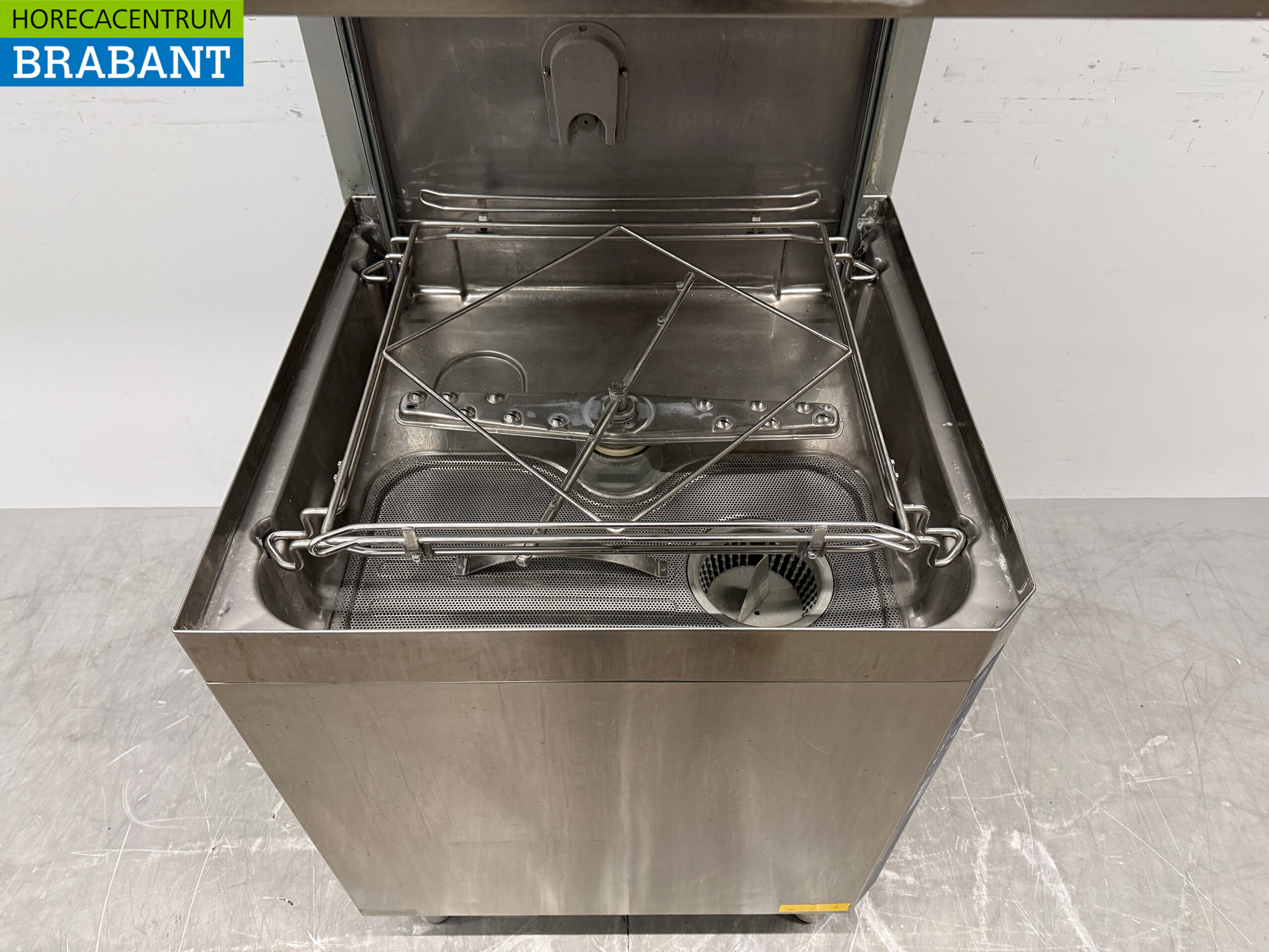 Lave-vaisselle à passage Zanussi HHT8 en acier inoxydable avec pompe de vidange 400V Horeca – Image 4