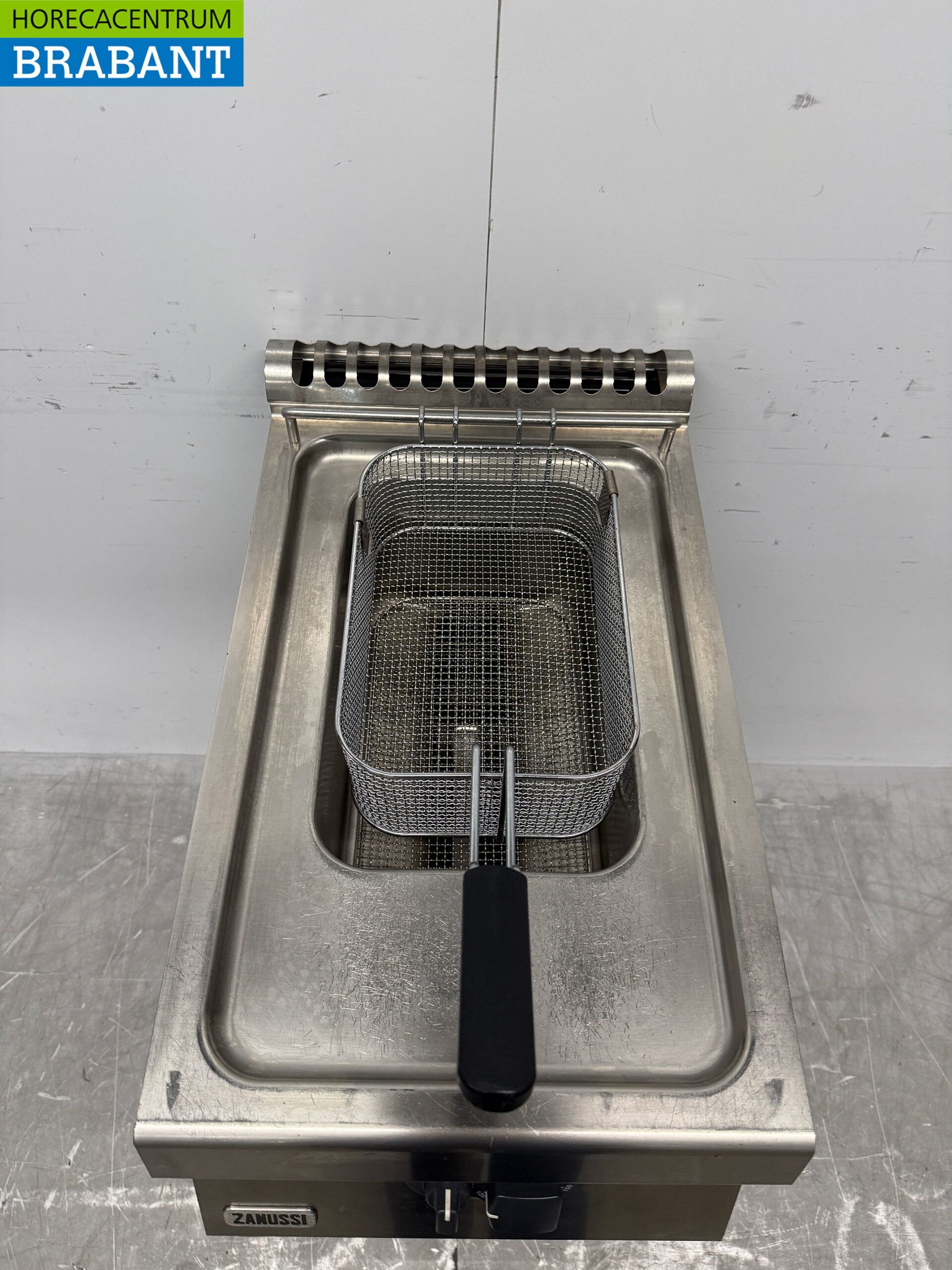 Friteuse Zanussi en acier inoxydable 14 litres GAS Restauration – Image 4