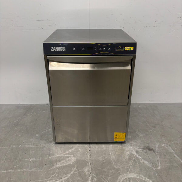 Lave-vaisselle Zanussi ZLAI3 en acier inoxydable 400V Restauration