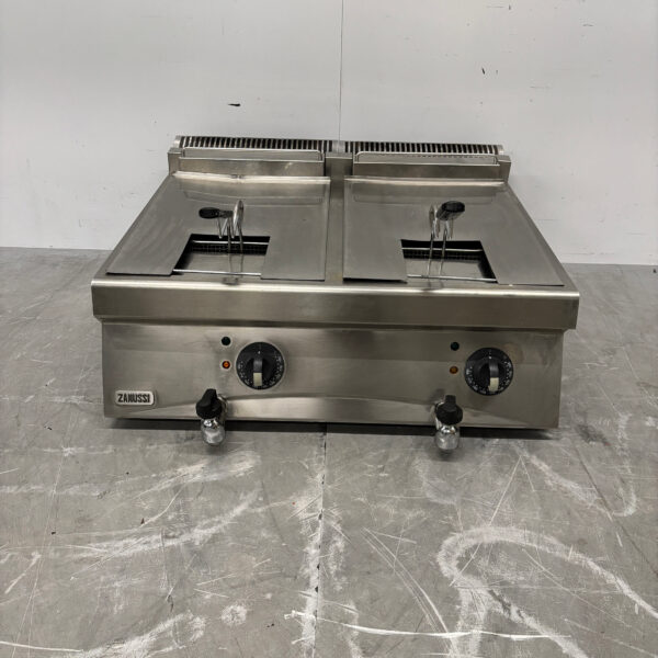Friteuse double Zanussi en acier inoxydable 2 x 12 litres 2 x 400V Horeca