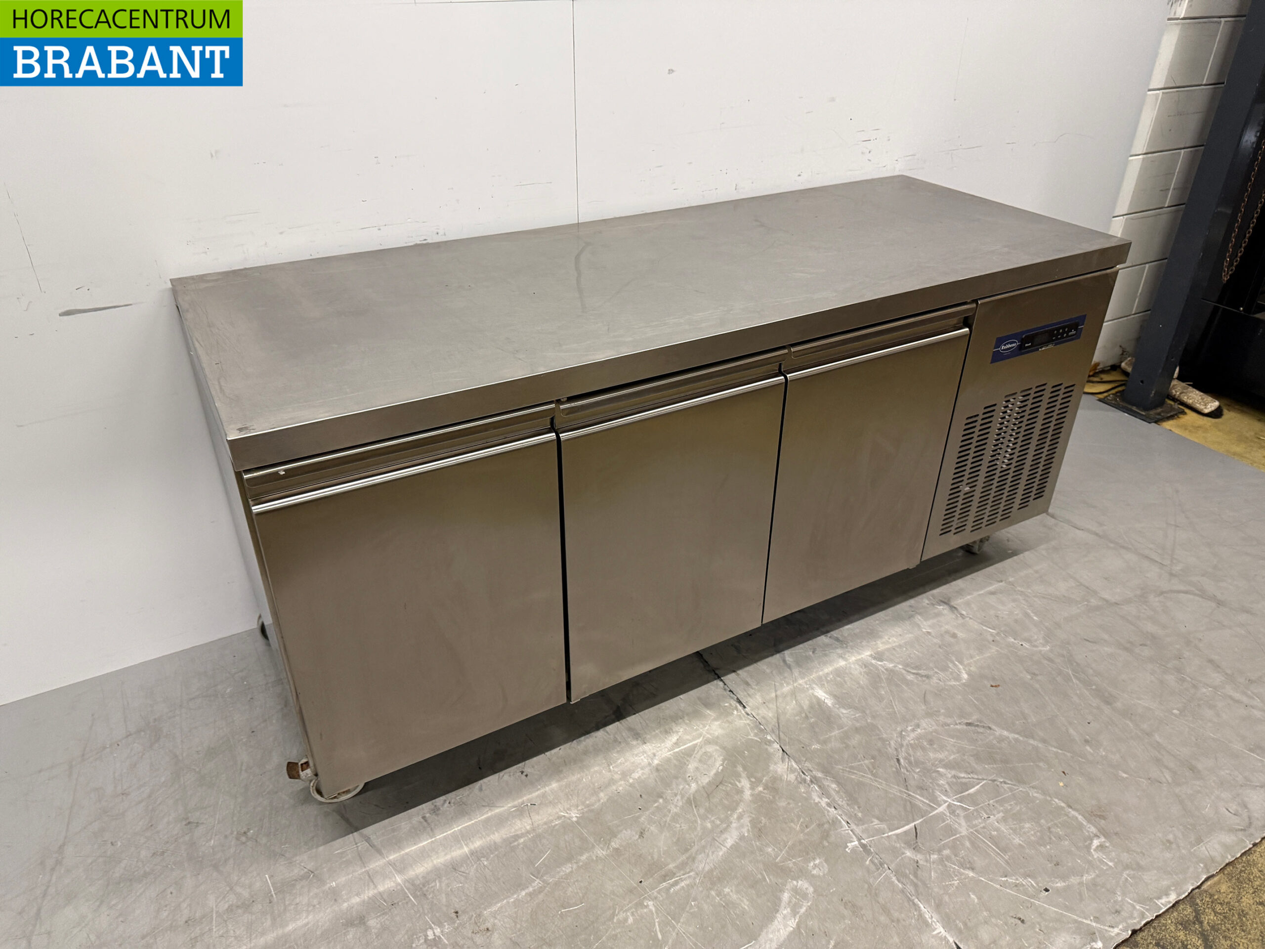 Etabli de congélation mobile Rubbens en acier inoxydable 3 portes 184,5 cm 230V Horeca – Image 3