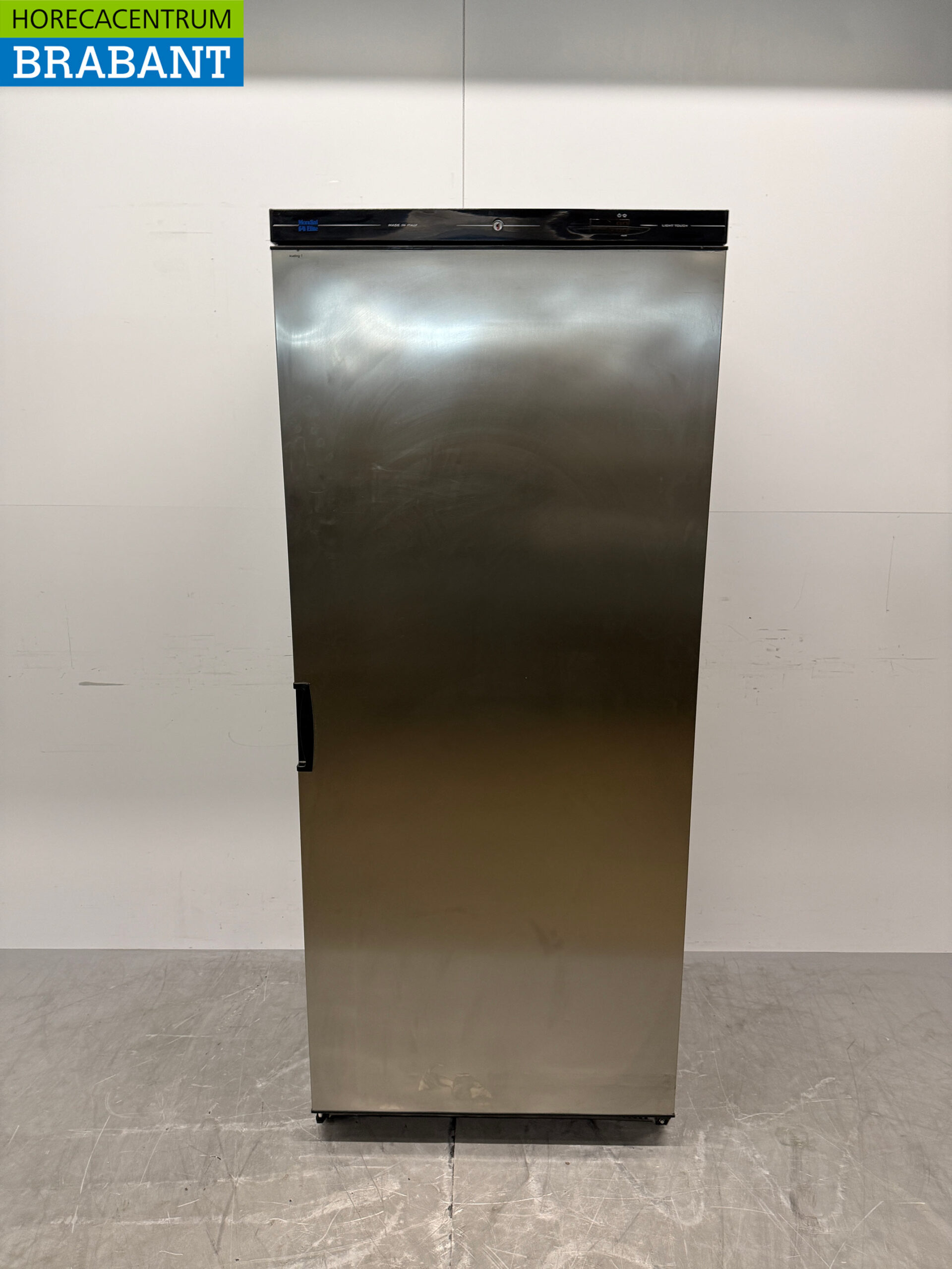 Réfrigérateur Mondial Elite en acier inoxydable 458 litres 230V Horeca