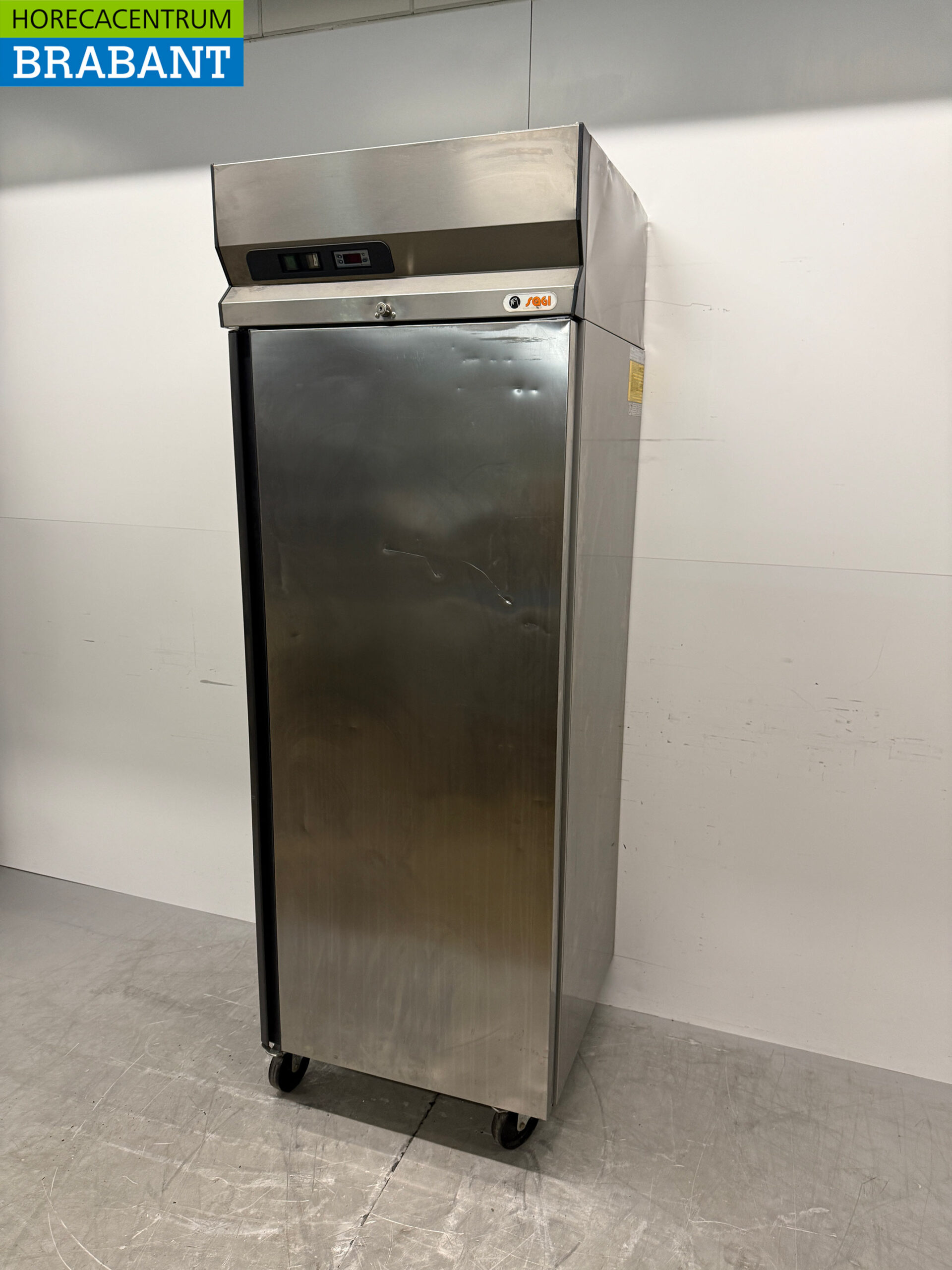 Réfrigérateur mobile Sagi en acier inoxydable 550 litres 230V Horeca – Image 2
