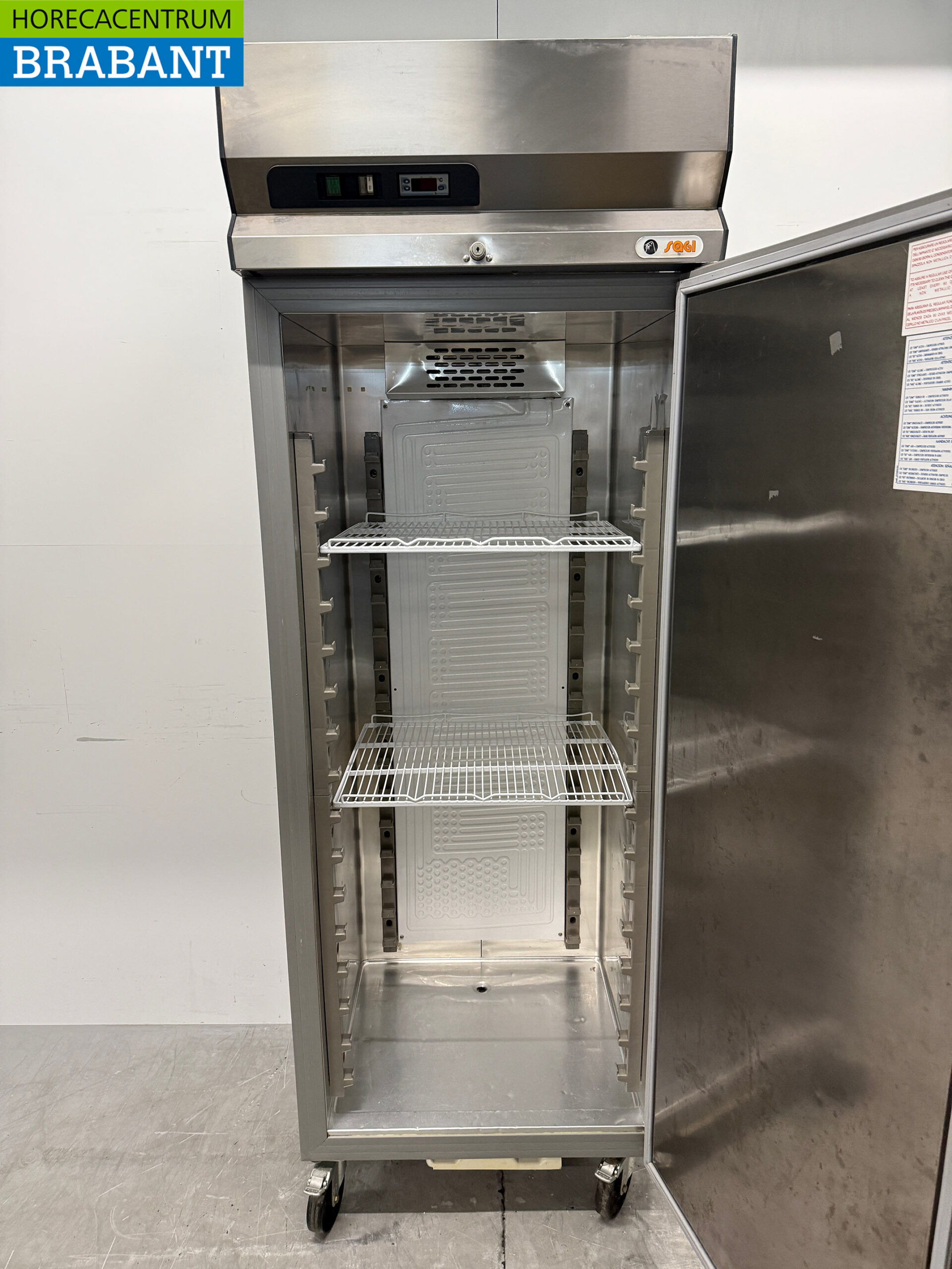 Réfrigérateur mobile Sagi en acier inoxydable 550 litres 230V Horeca – Image 4