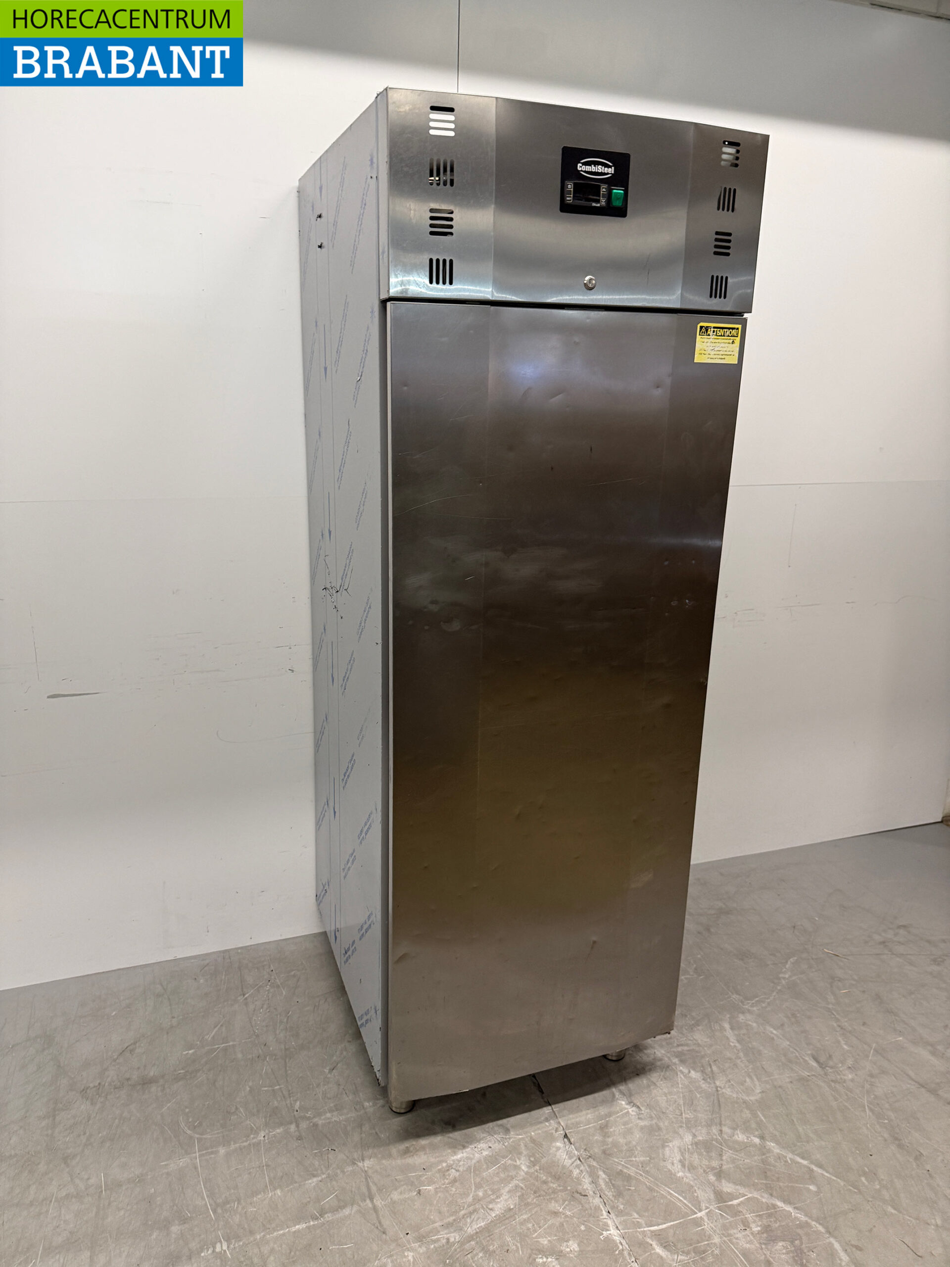 Réfrigérateur Combisteel en acier inoxydable 700 litres 230V Horeca – Image 3