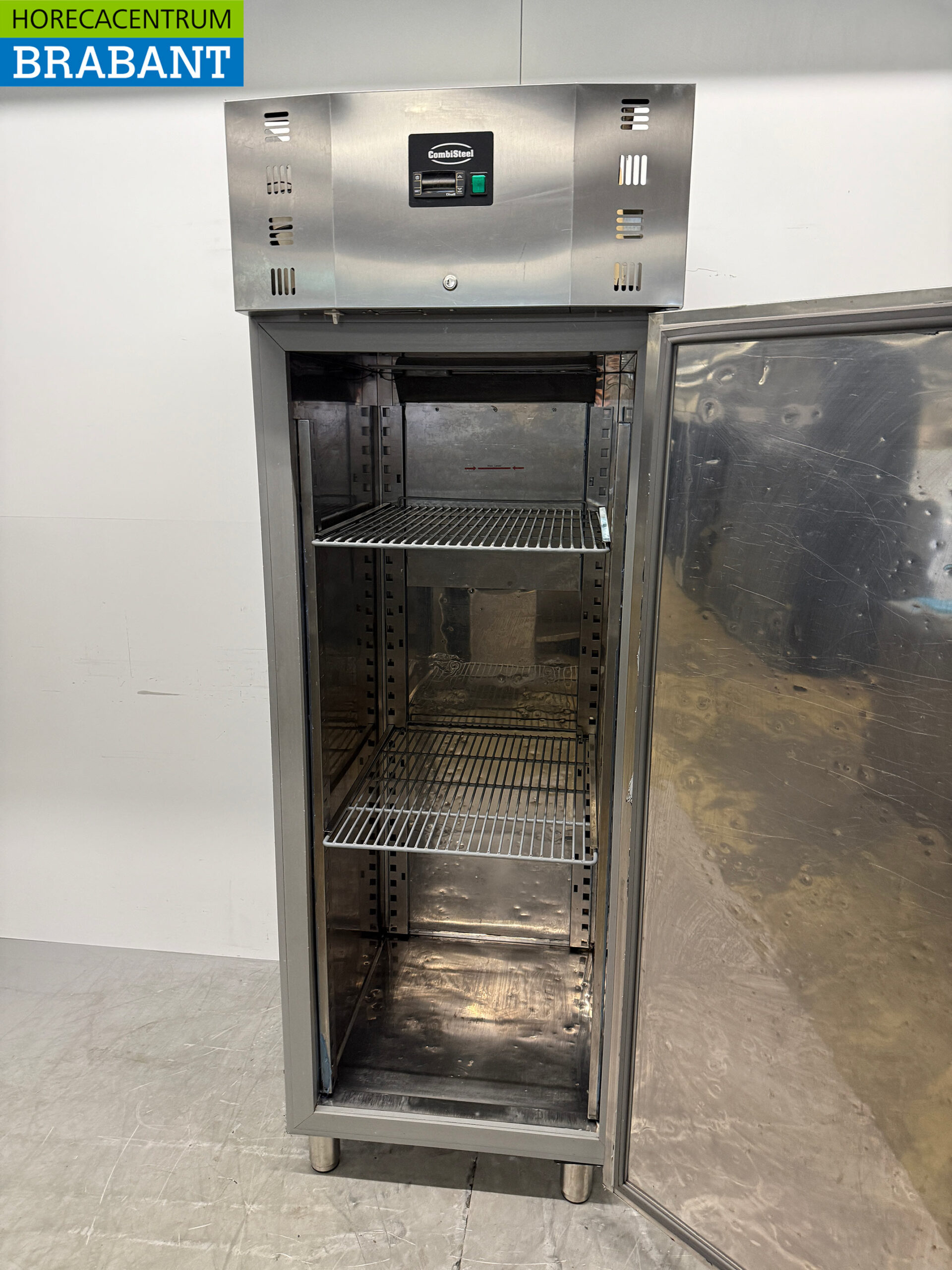 Réfrigérateur Combisteel en acier inoxydable 700 litres 230V Horeca – Image 4