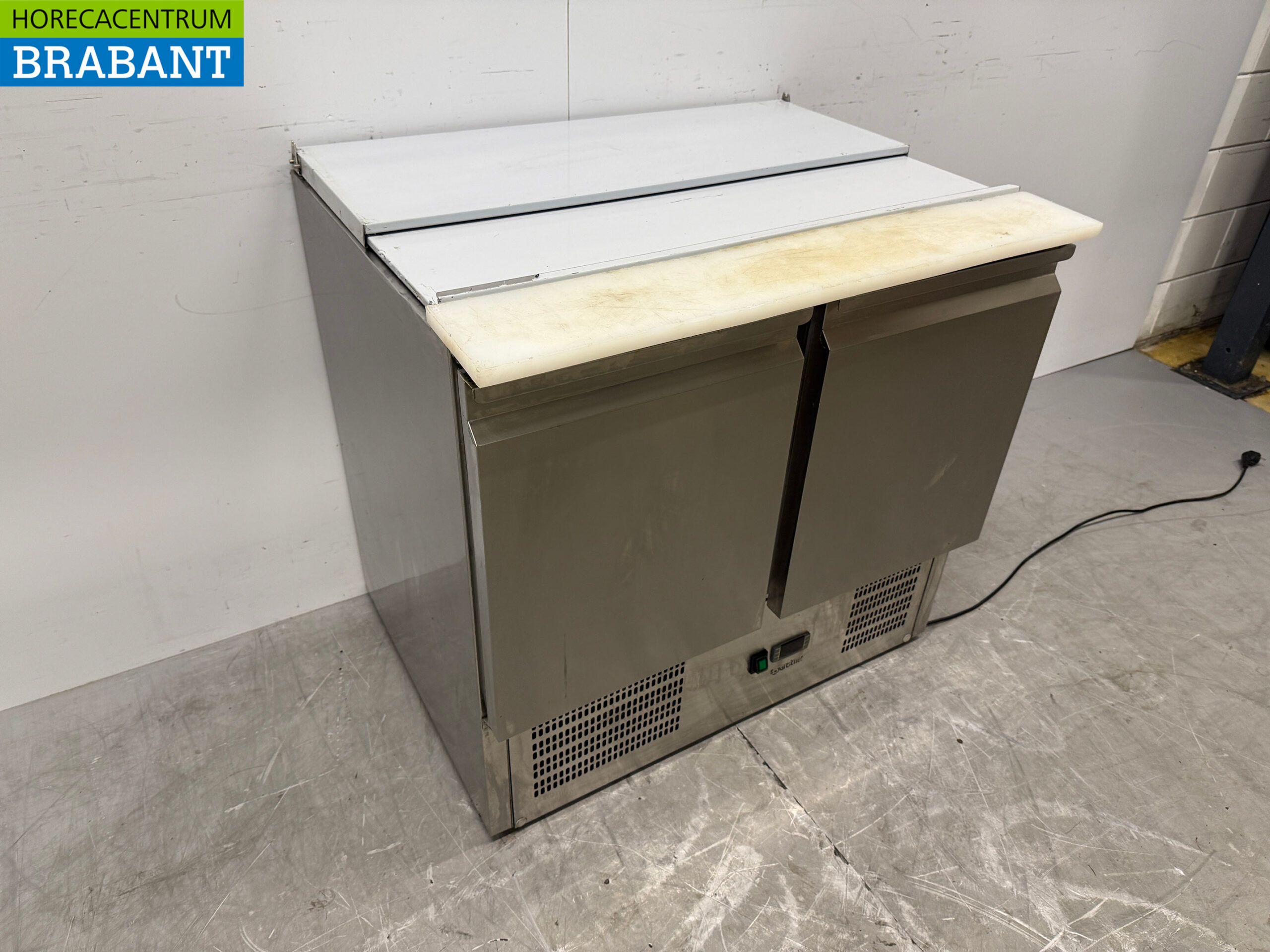 Bartscher Saladette en acier inoxydable Établi réfrigéré 2 portes 90,5 cm 230V Horeca – Image 3