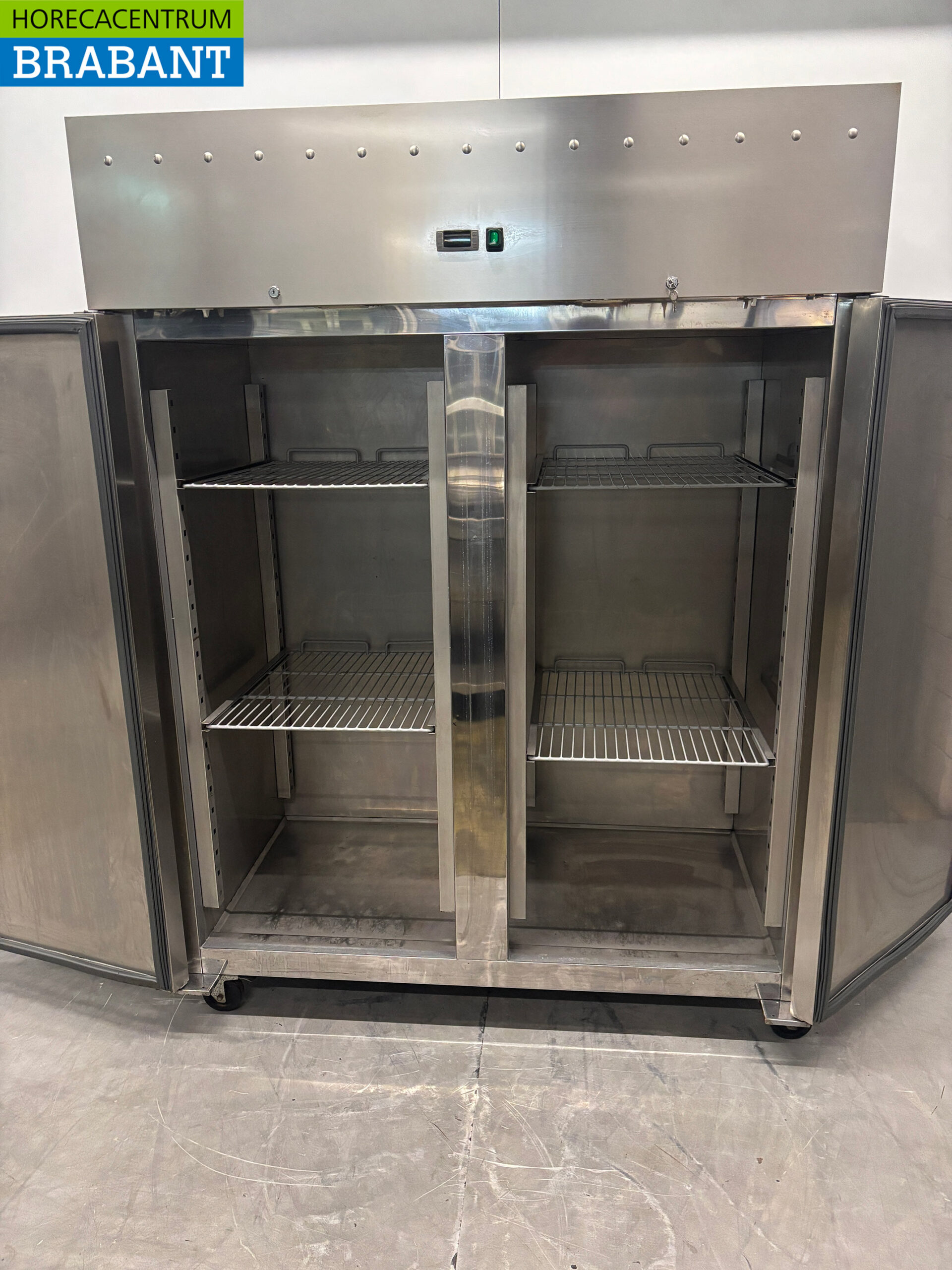 Réfrigérateur double porte en acier inoxydable 1400 litres 230V Horeca – Image 4