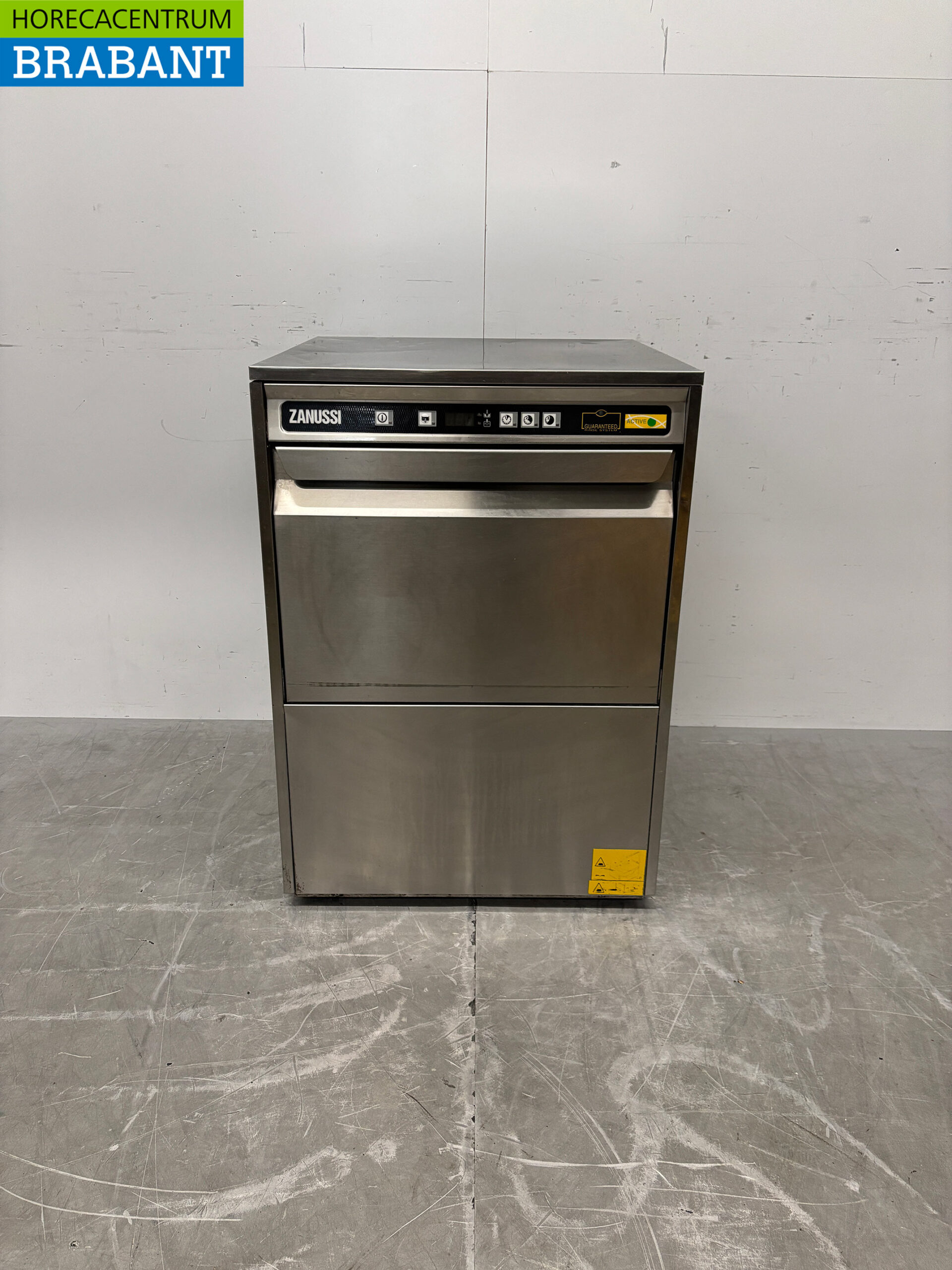 Lave-vaisselle Zanussi en acier inoxydable avec pompe de vidange 400V Horeca