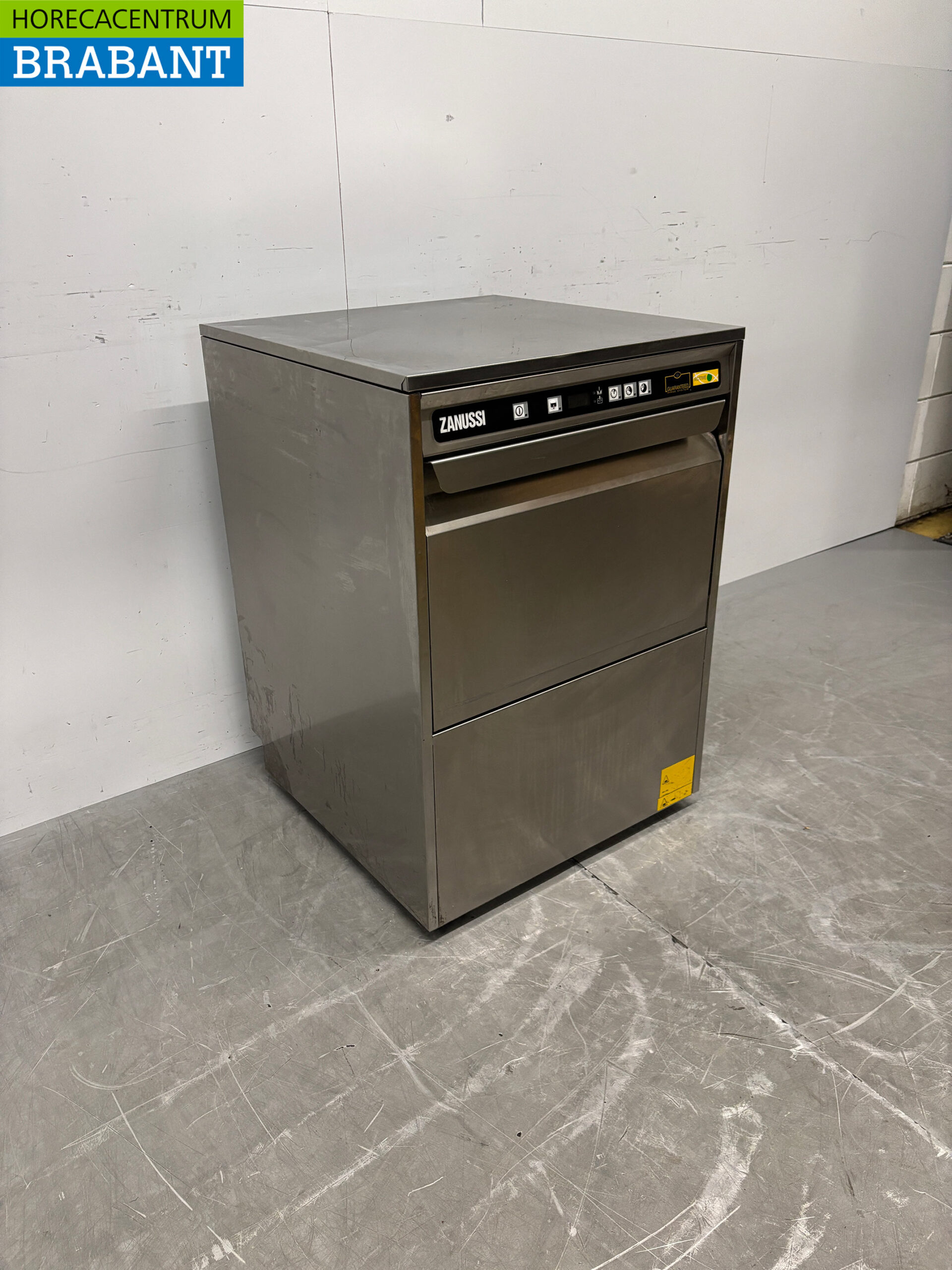Lave-vaisselle Zanussi en acier inoxydable avec pompe de vidange 400V Horeca – Image 3