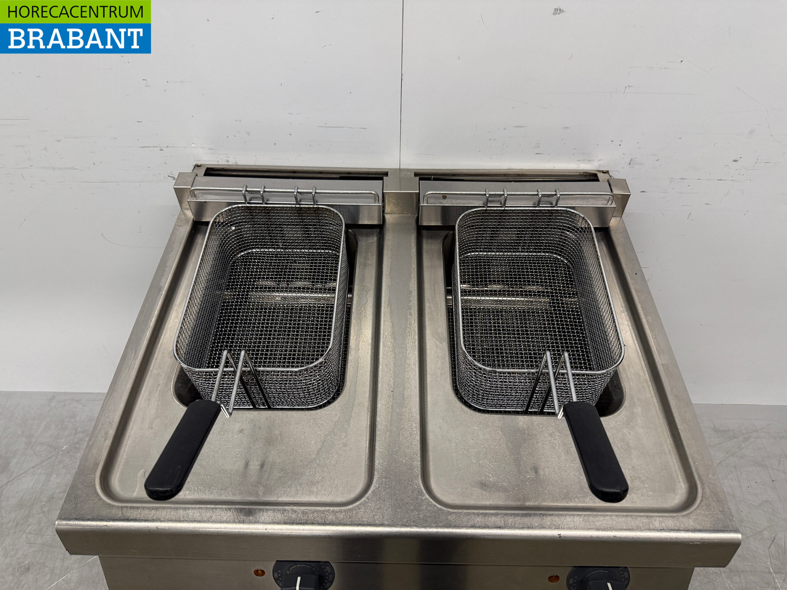Friteuse double Zanussi en acier inoxydable, 2 x 16 litres, 400 V, pour la restauration – Image 4