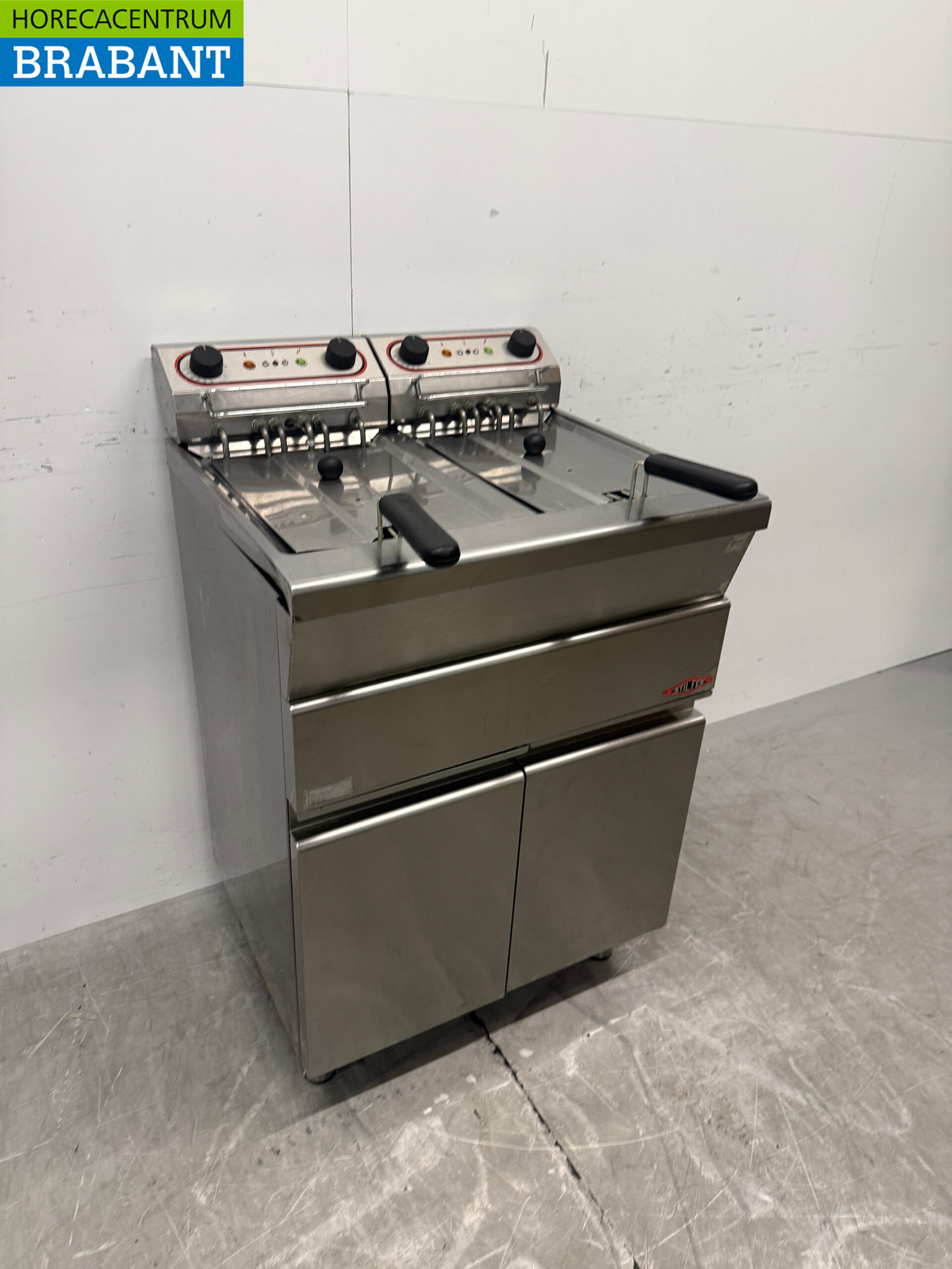 Friteuse double Stilfer en acier inoxydable, 2 x 12 litres, 2 x 400 V, pour la restauration – Image 3