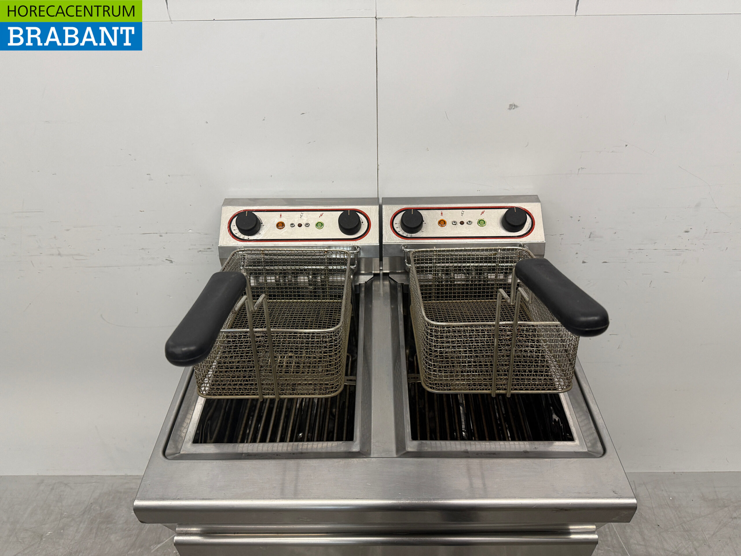 Friteuse double Stilfer en acier inoxydable, 2 x 12 litres, 2 x 400 V, pour la restauration – Image 4
