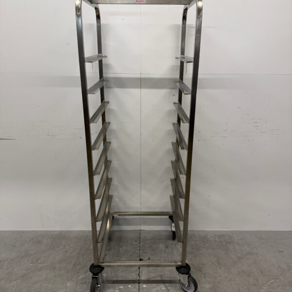 Chariot à étagères HCB en acier inoxydable pour 9 paniers à linge de 50 x 50 cm – Secteur de la restauration